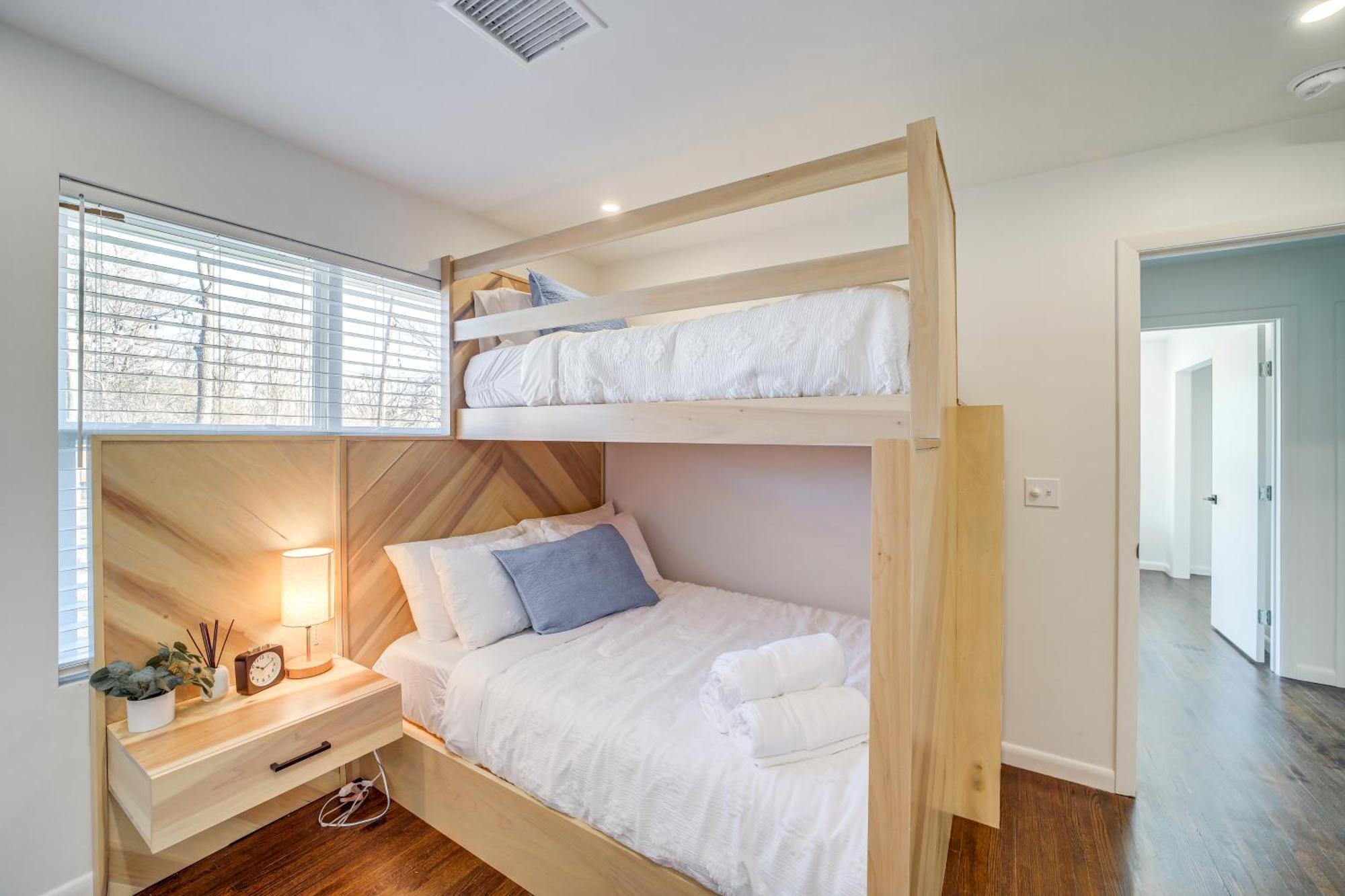 Charming Vacation With Patio! * Tulsa