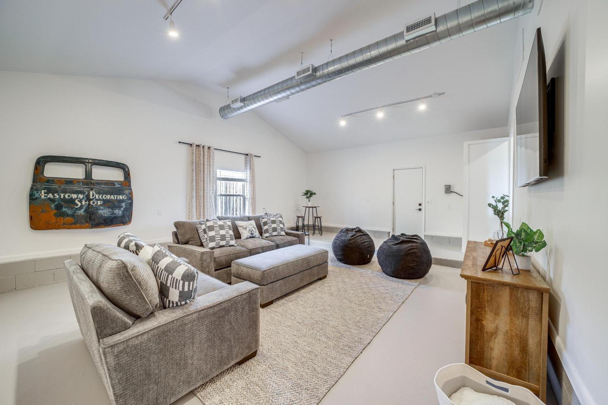 Holiday home Charming Vacation With Patio! *
