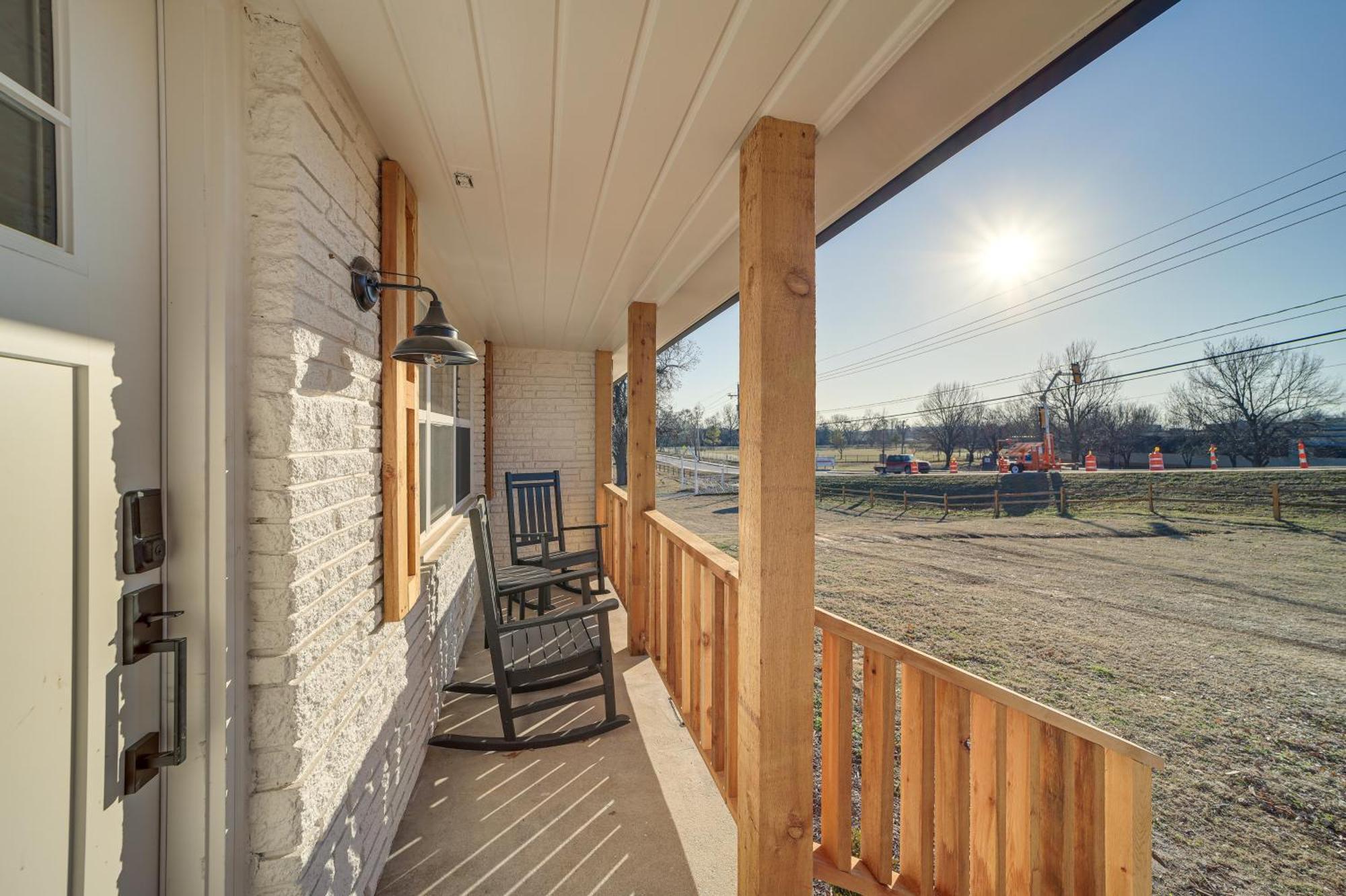 Charming Vacation With Patio! Holiday home Tulsa