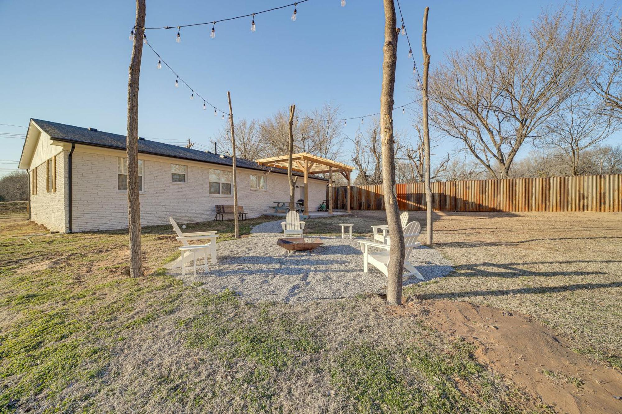 Holiday home Charming Vacation With Patio!