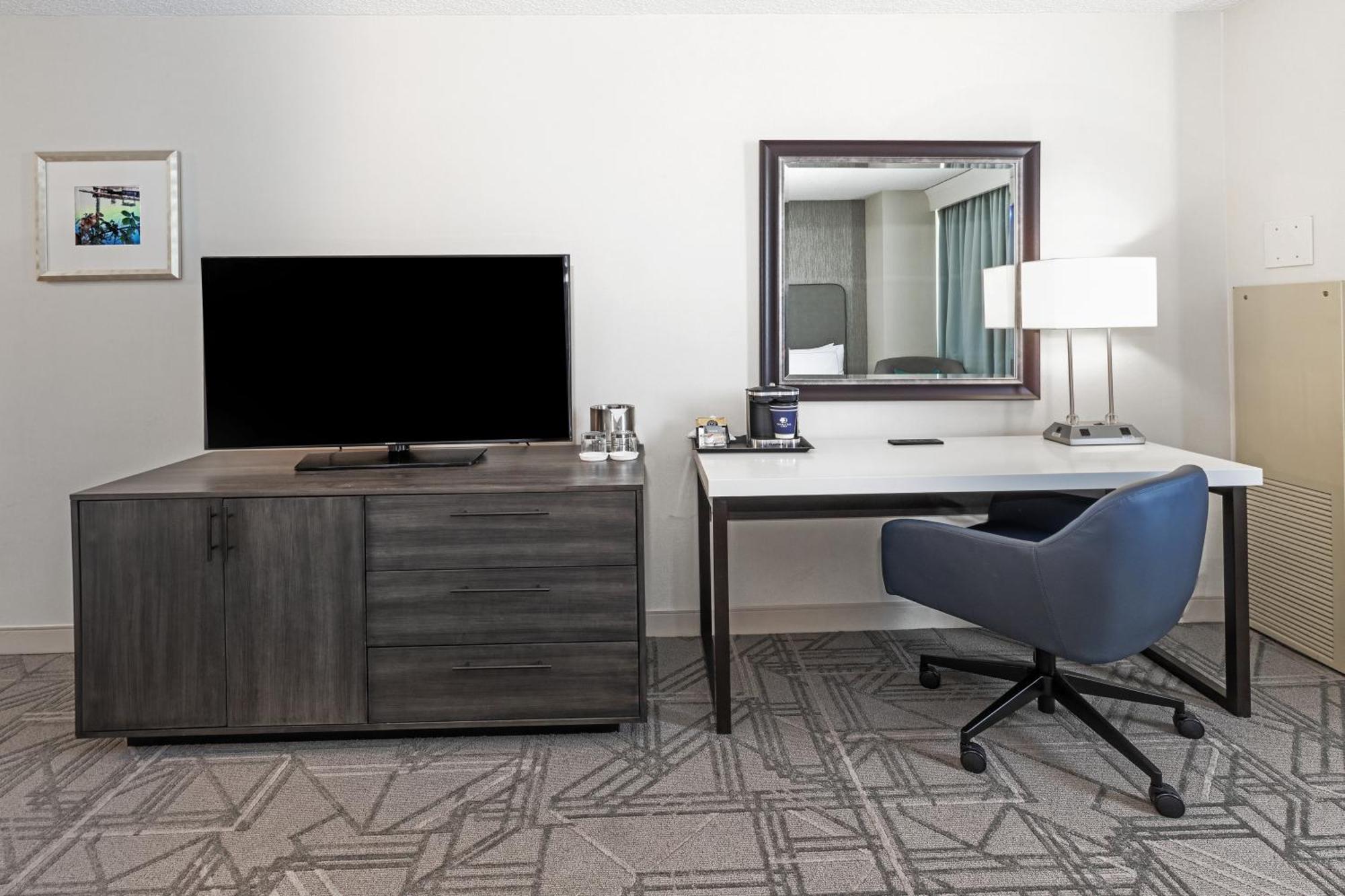 Hotel Doubletree By Hilton Downtown Tulsa