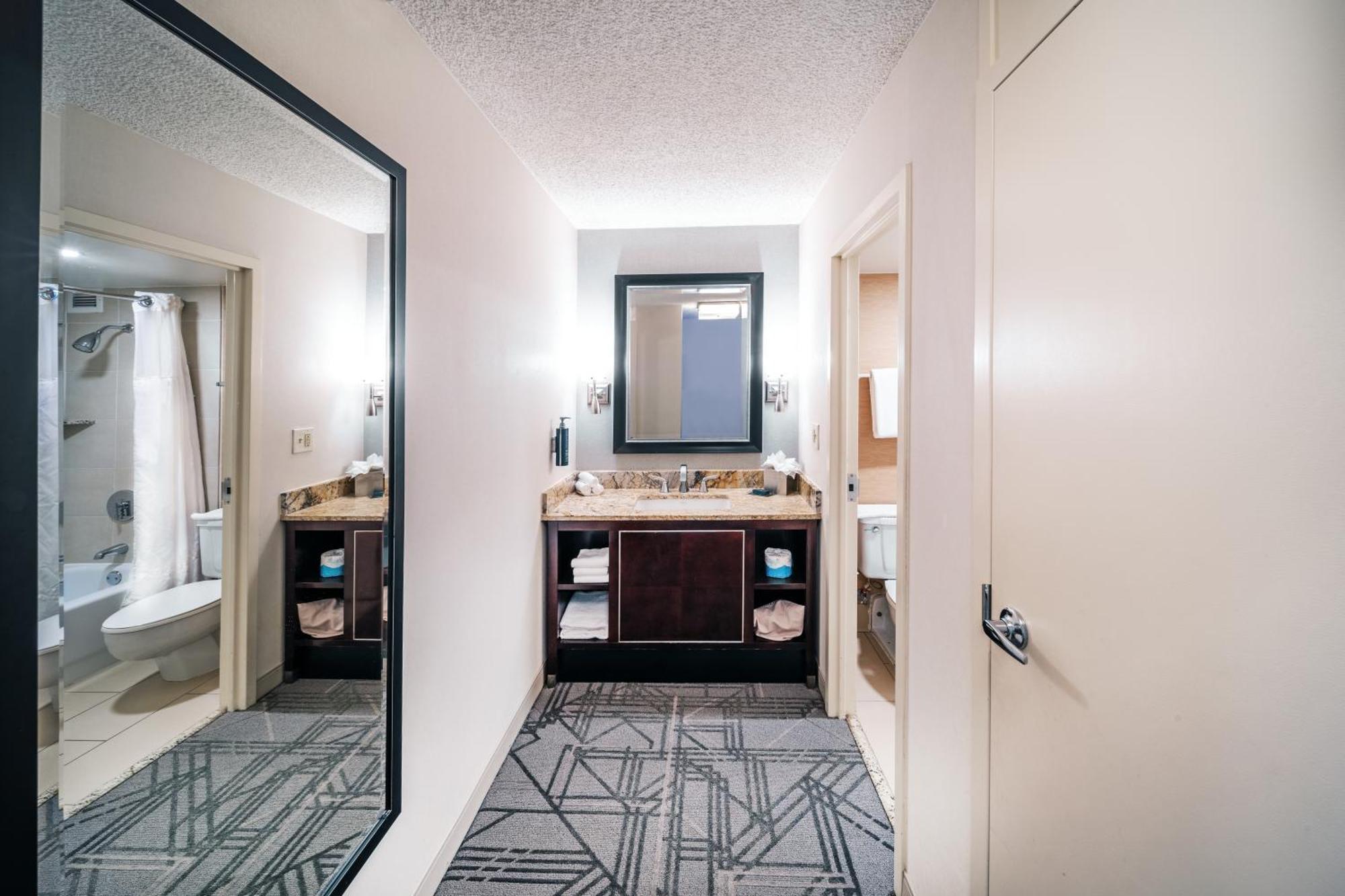 Hotel Doubletree By Hilton Downtown Tulsa