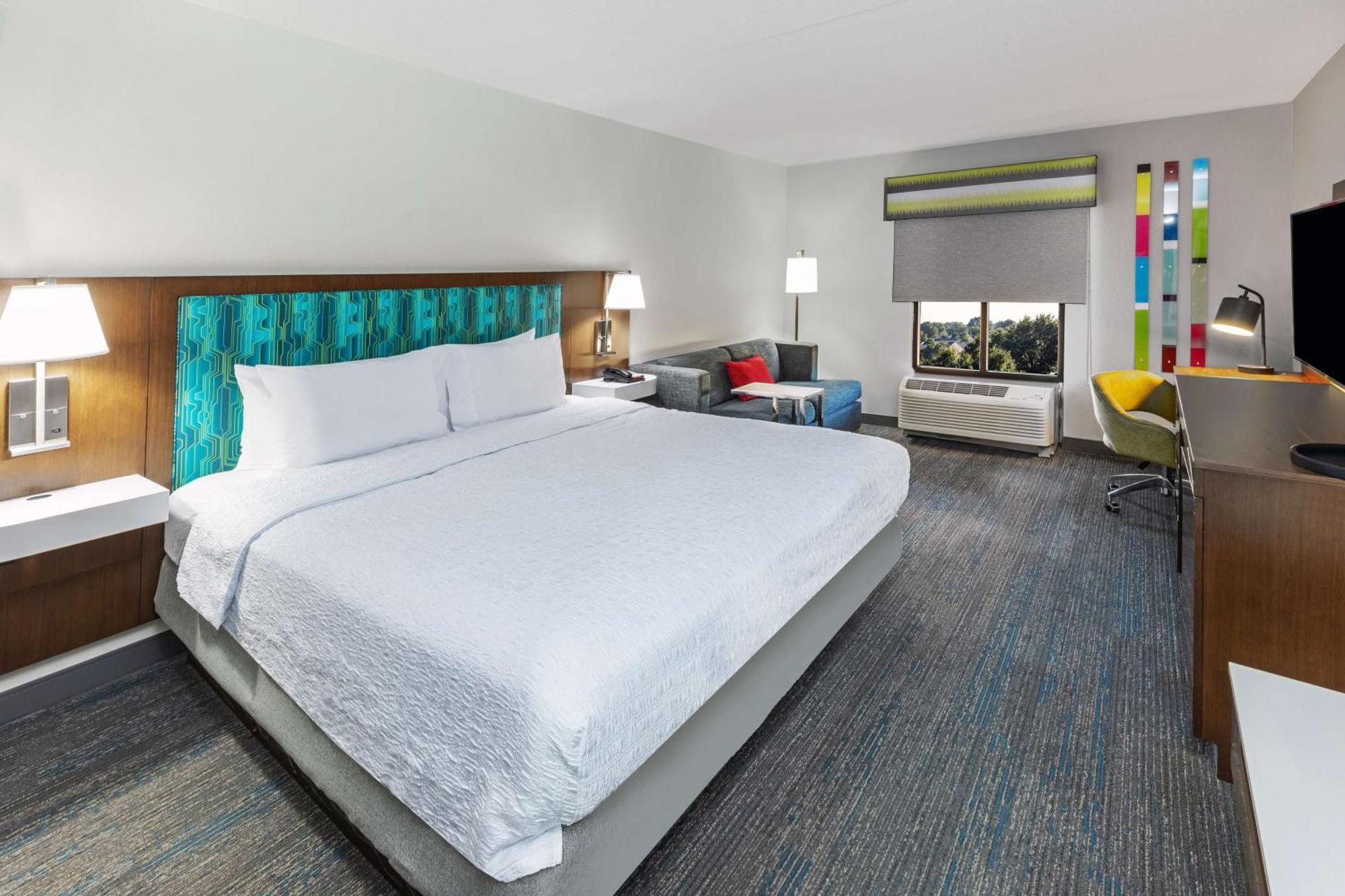 Hampton & Tulsa-woodland Hills Hotel 3*
