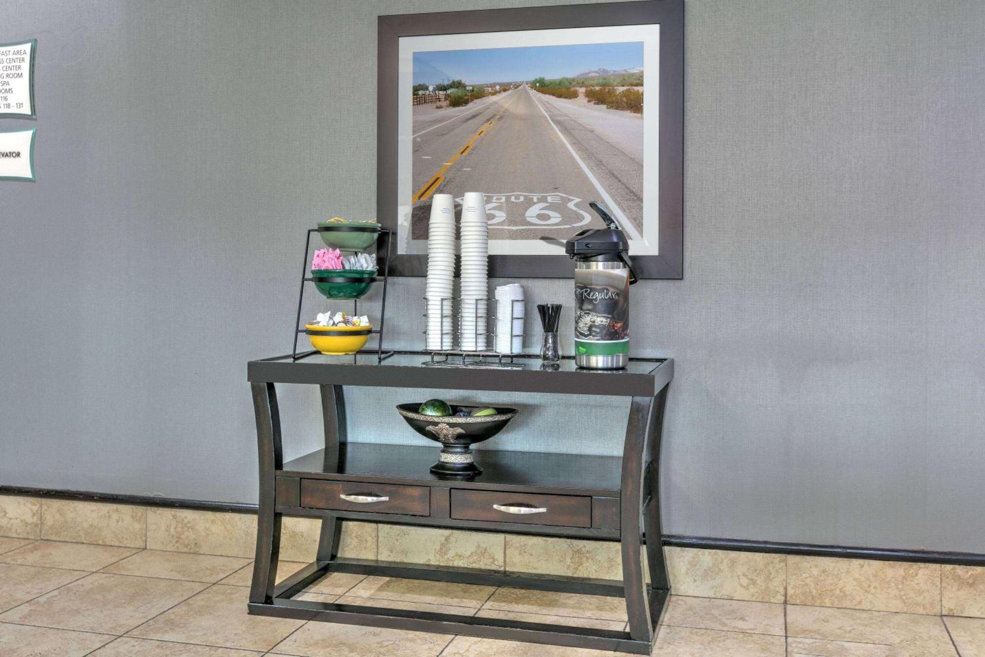 La Quinta By Wyndham Airport / Expo Square