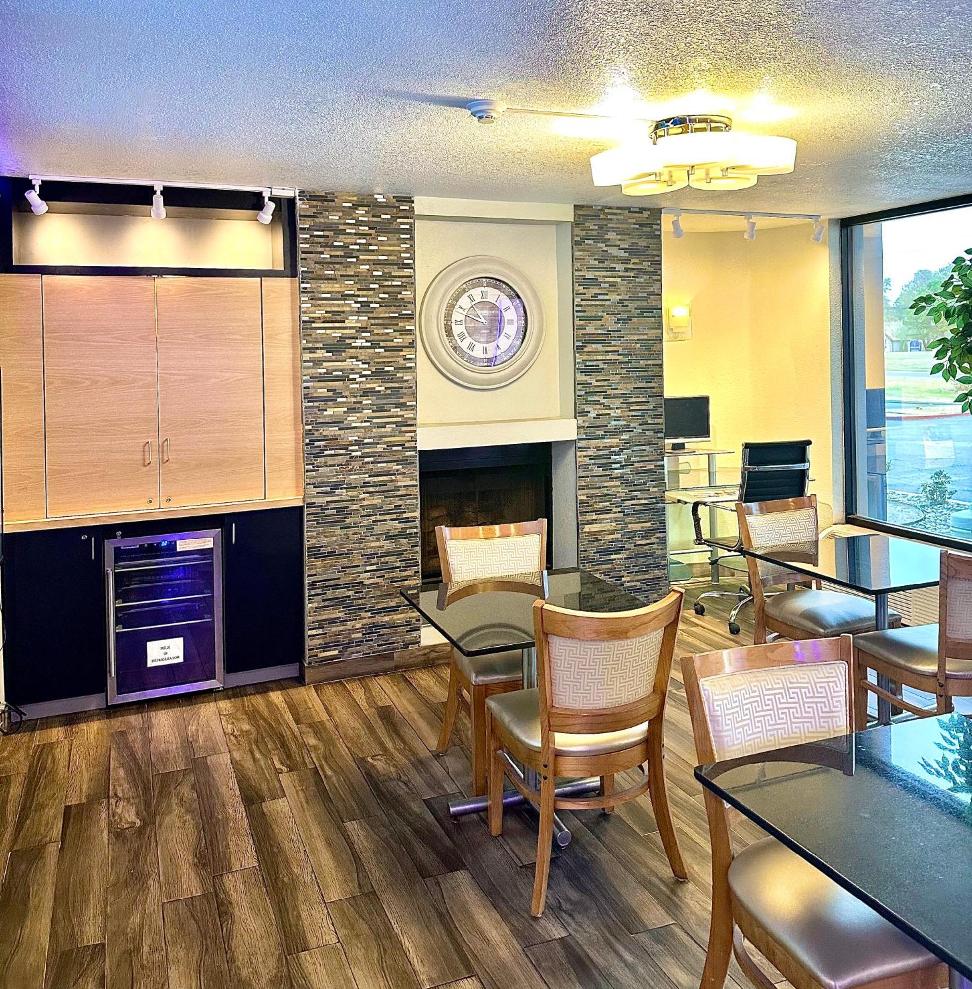 Days By Wyndham Southern Hills/oru 3*