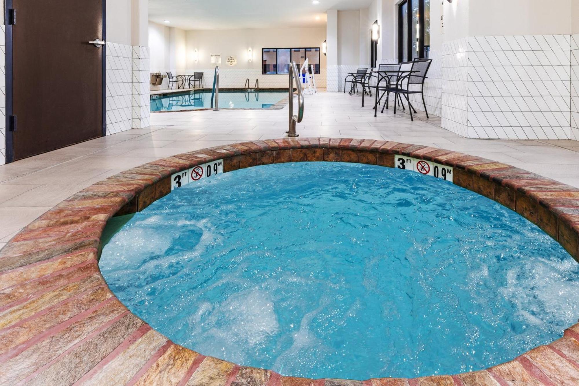 & South By Ihg Tulsa
