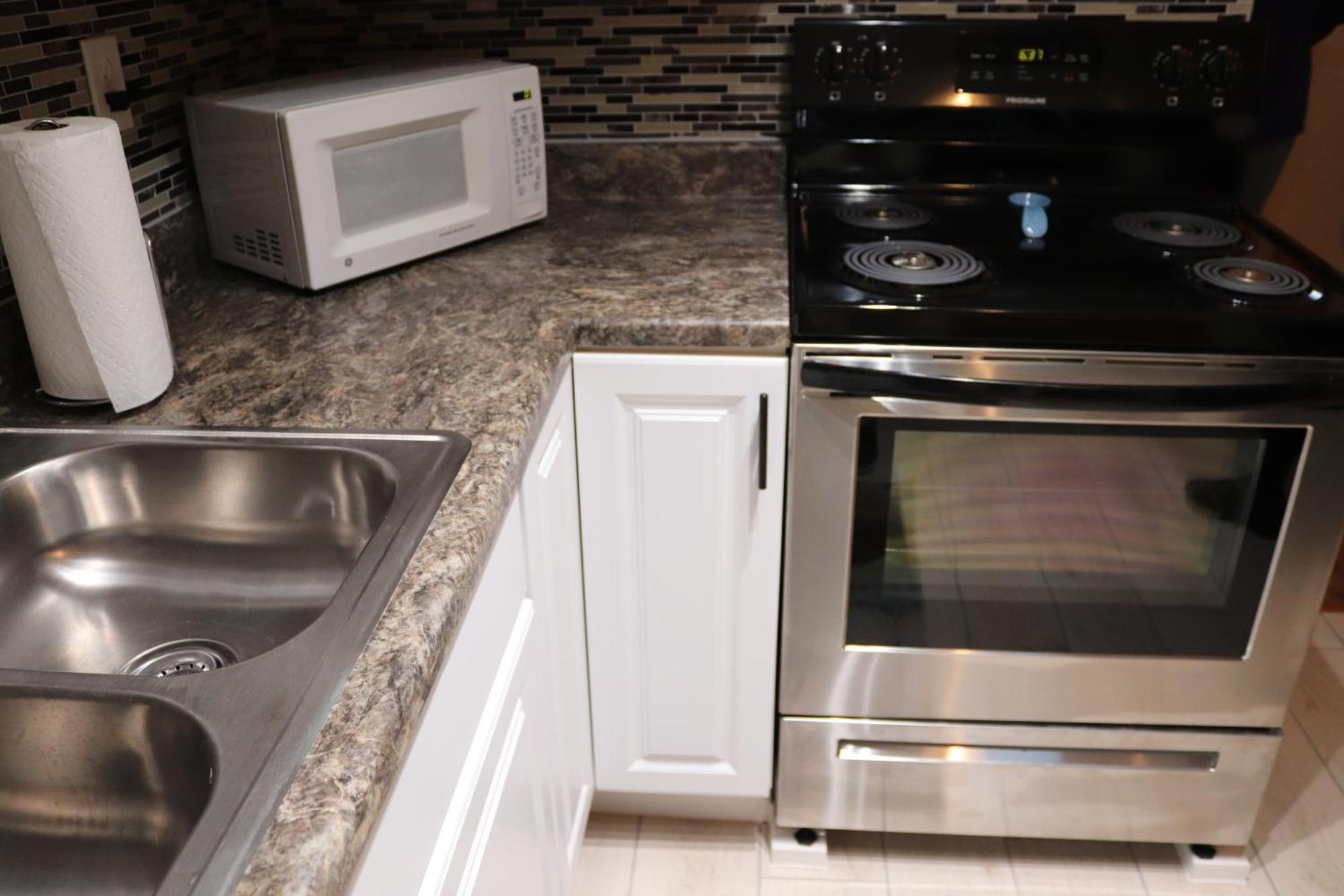 Casa de férias Charming 2 Bedroom Retreat Minutes From Downtown *