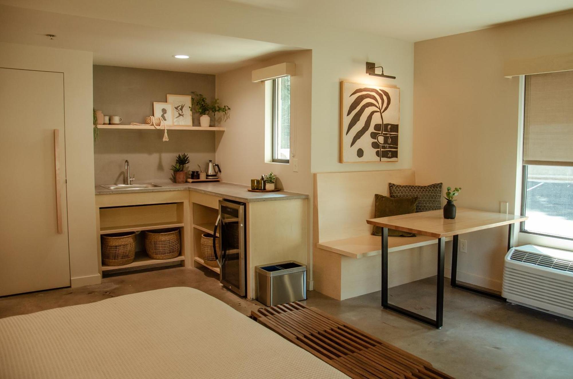Brut Hotel