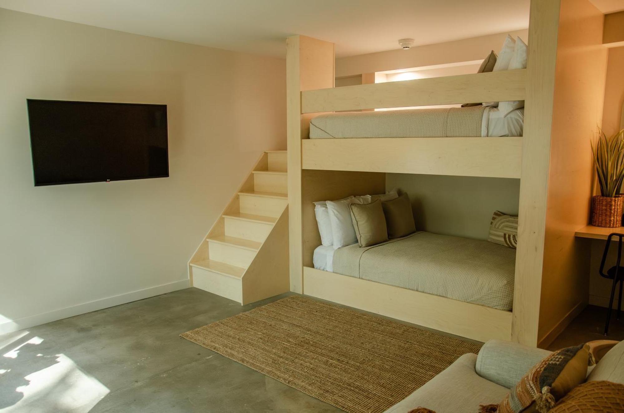 Brut Hotel