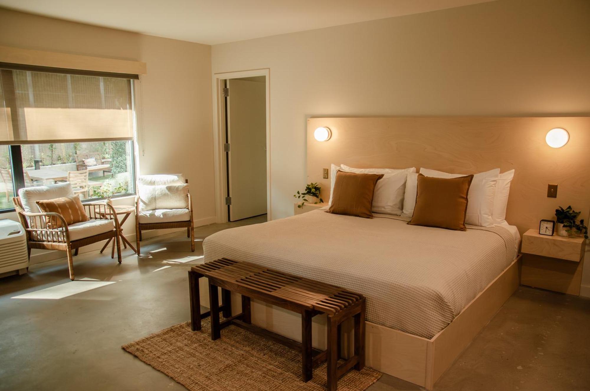 Brut Hotel