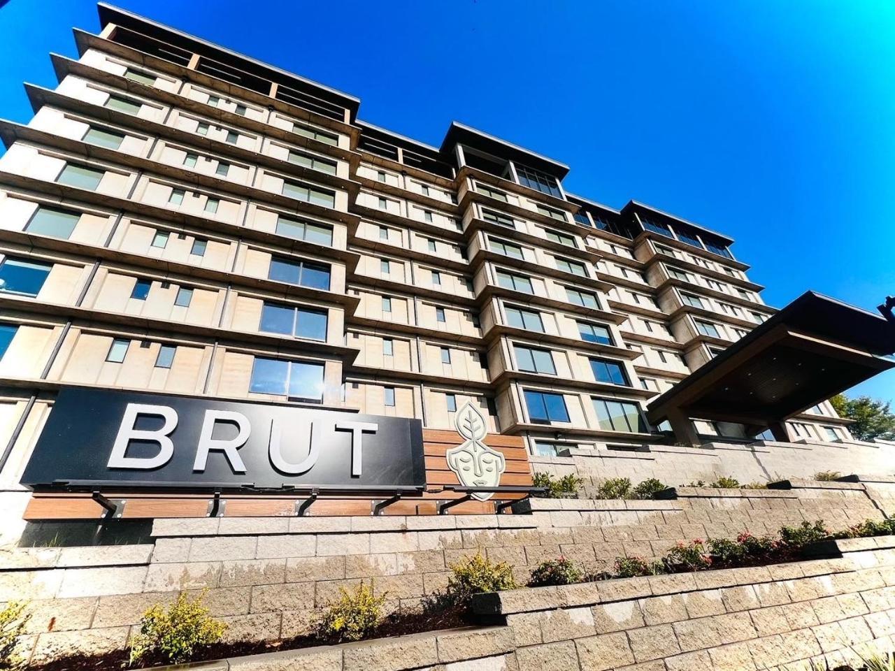 Brut 4* Tulsa