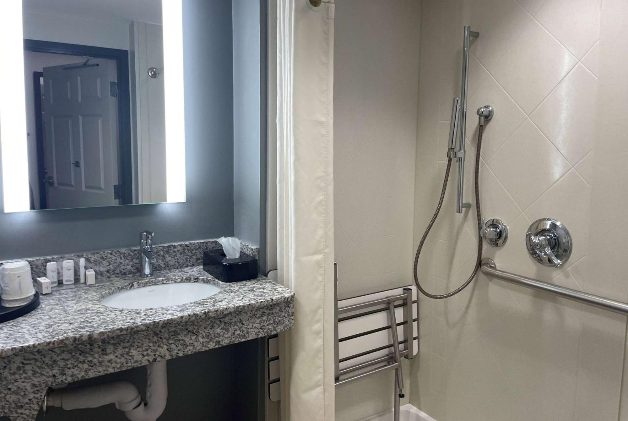 La Quinta & By Wyndham Midtown 3* Tulsa