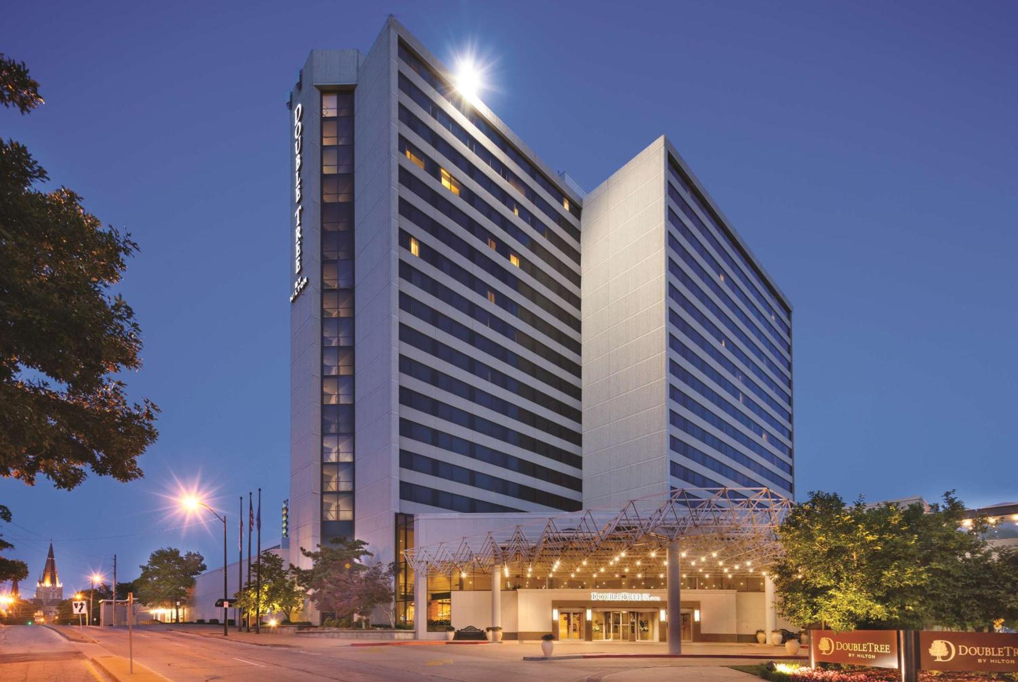 Hotel Doubletree By Hilton Downtown Tulsa