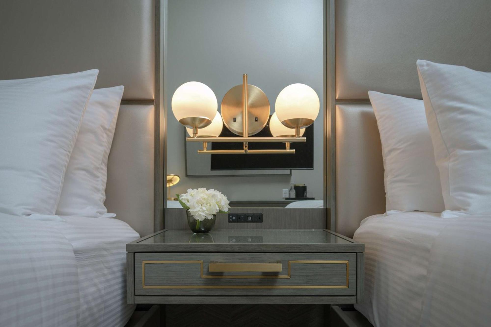Hotel Club Curio Collection By Hilton