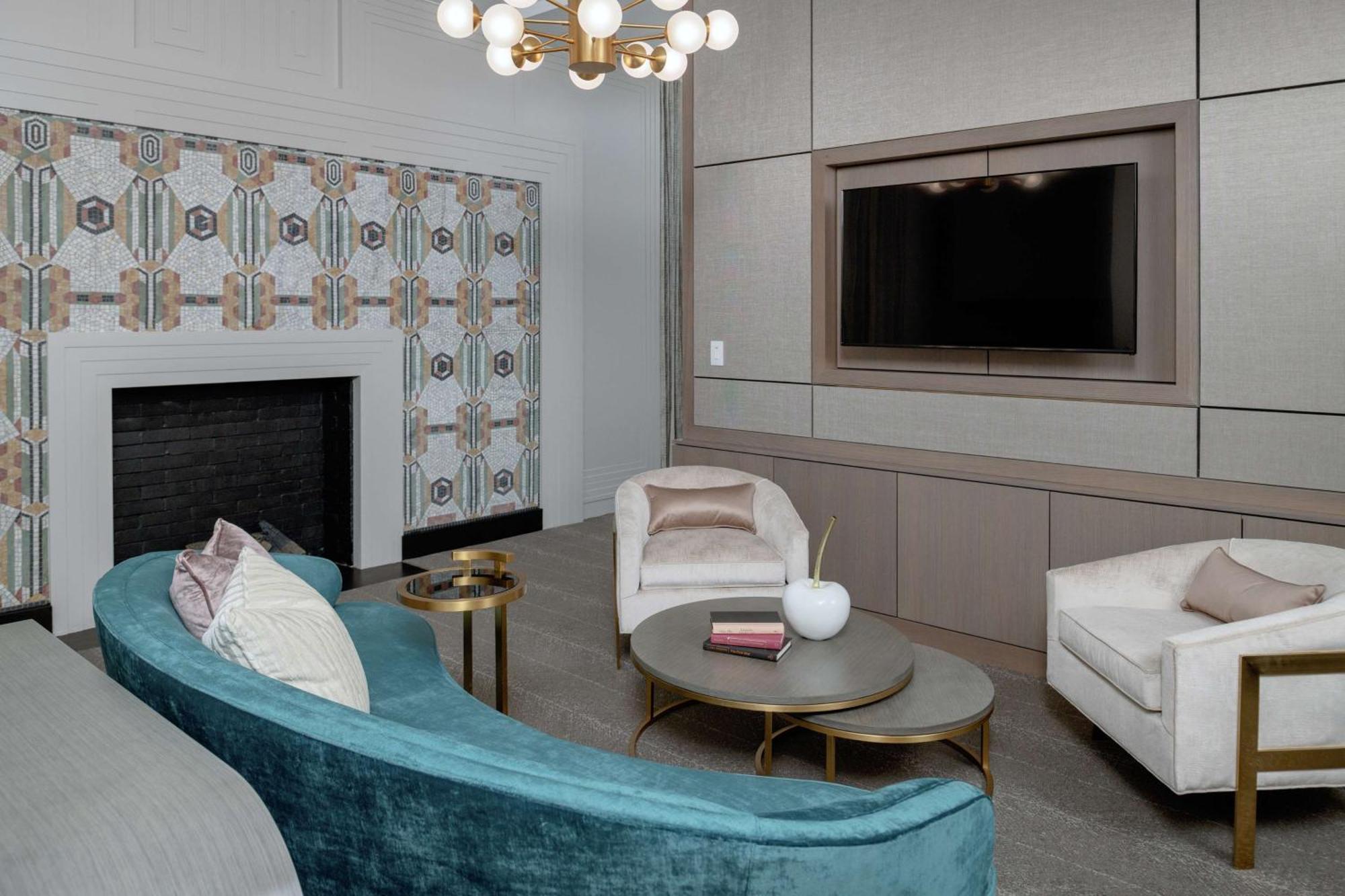 Club Curio Collection By Hilton 4*