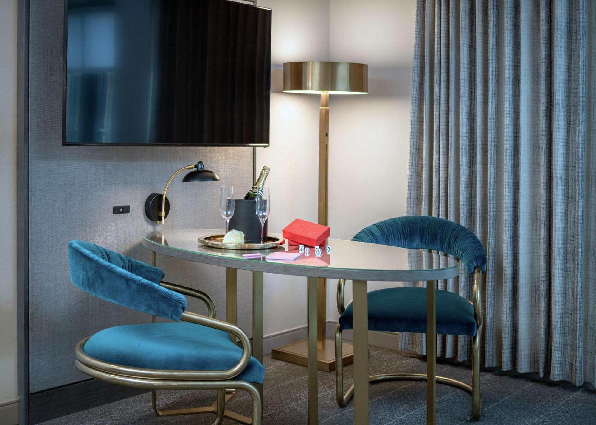 Club Curio Collection By Hilton