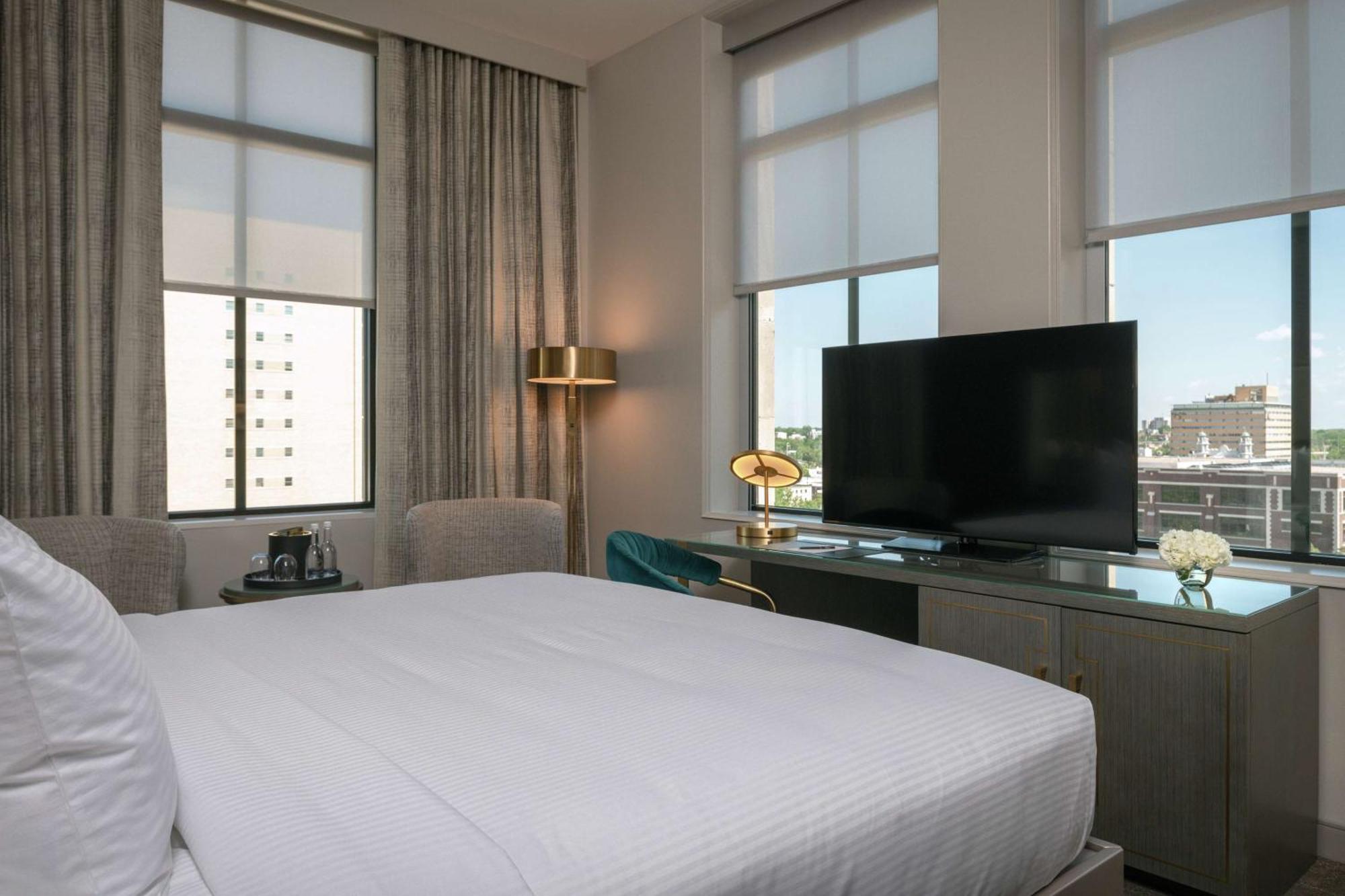 Club Curio Collection By Hilton 4*