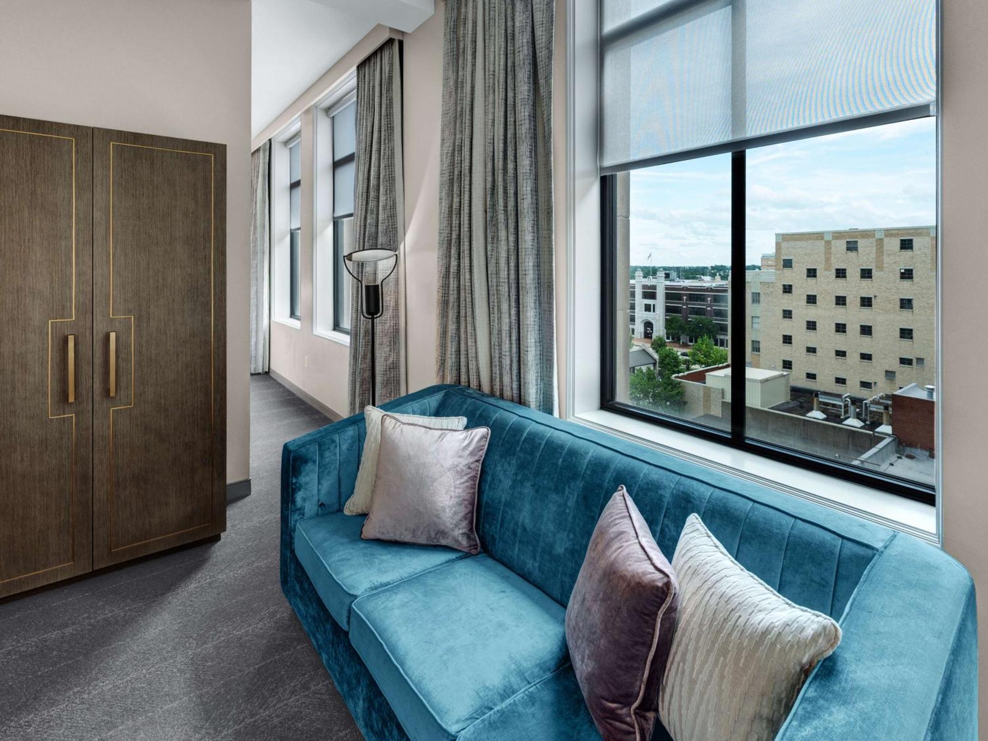 Club Curio Collection By Hilton Hotel 4*