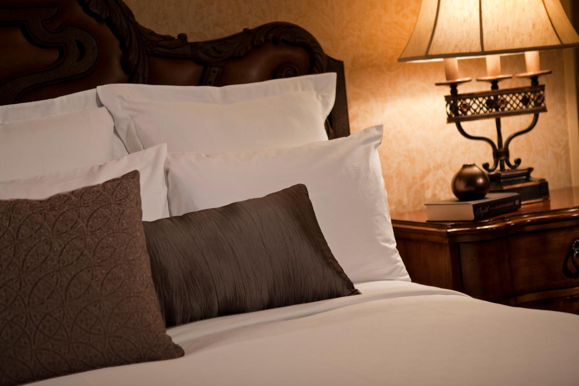Hotel Renaissance & Convention Center Tulsa