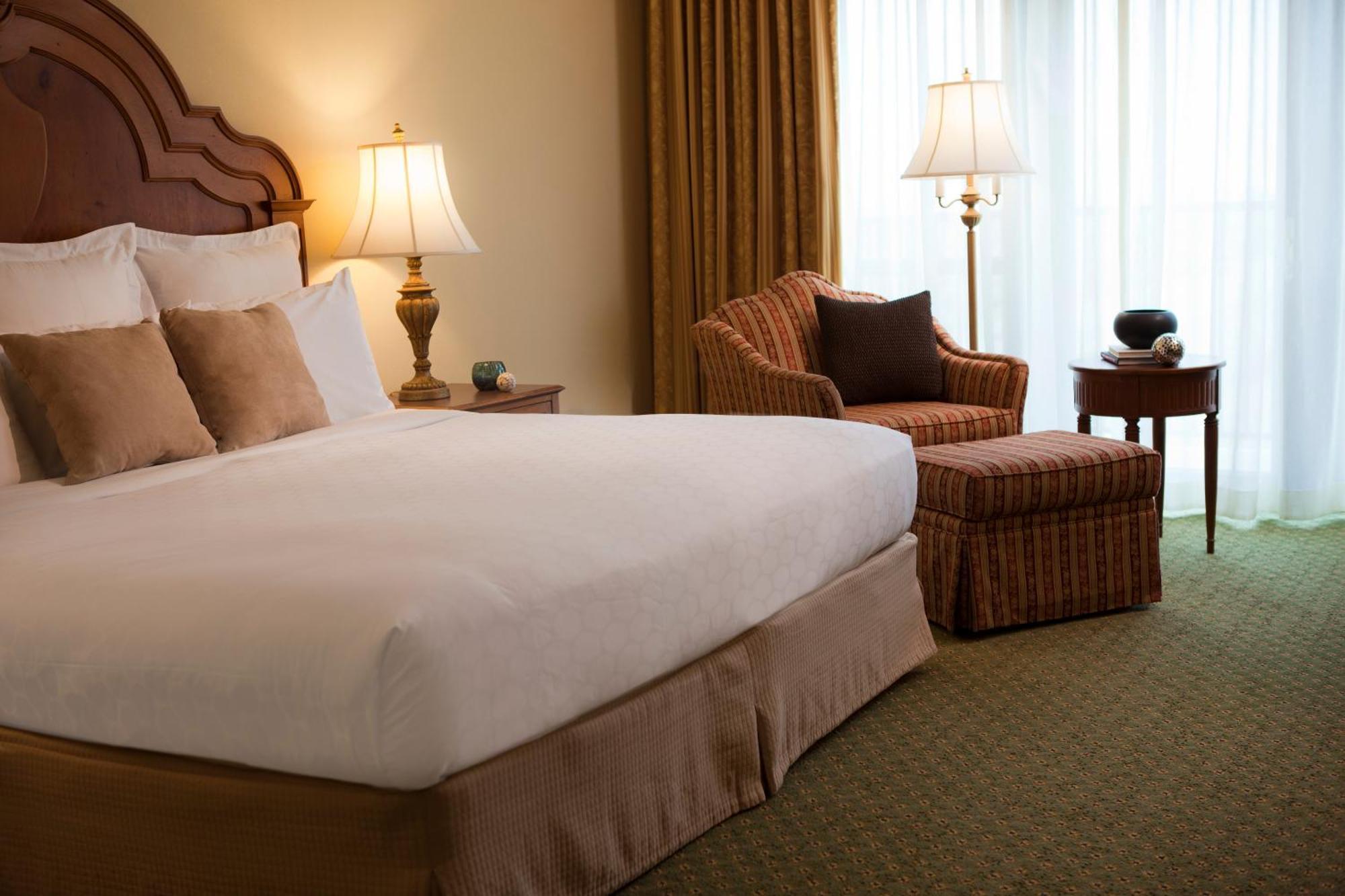 Hotel Renaissance & Convention Center Tulsa