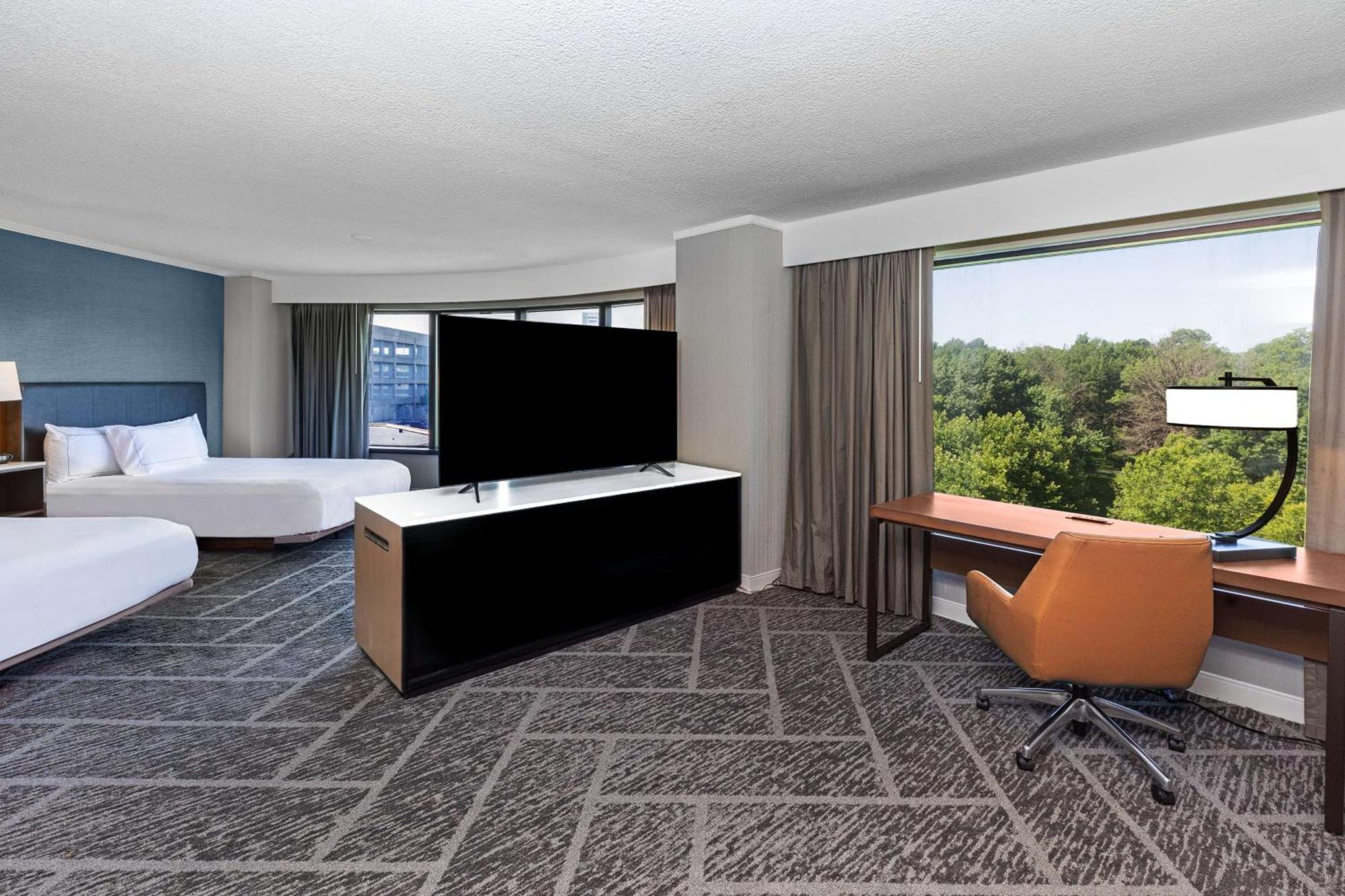 Doubletree By Hilton At Warren Place Tulsa