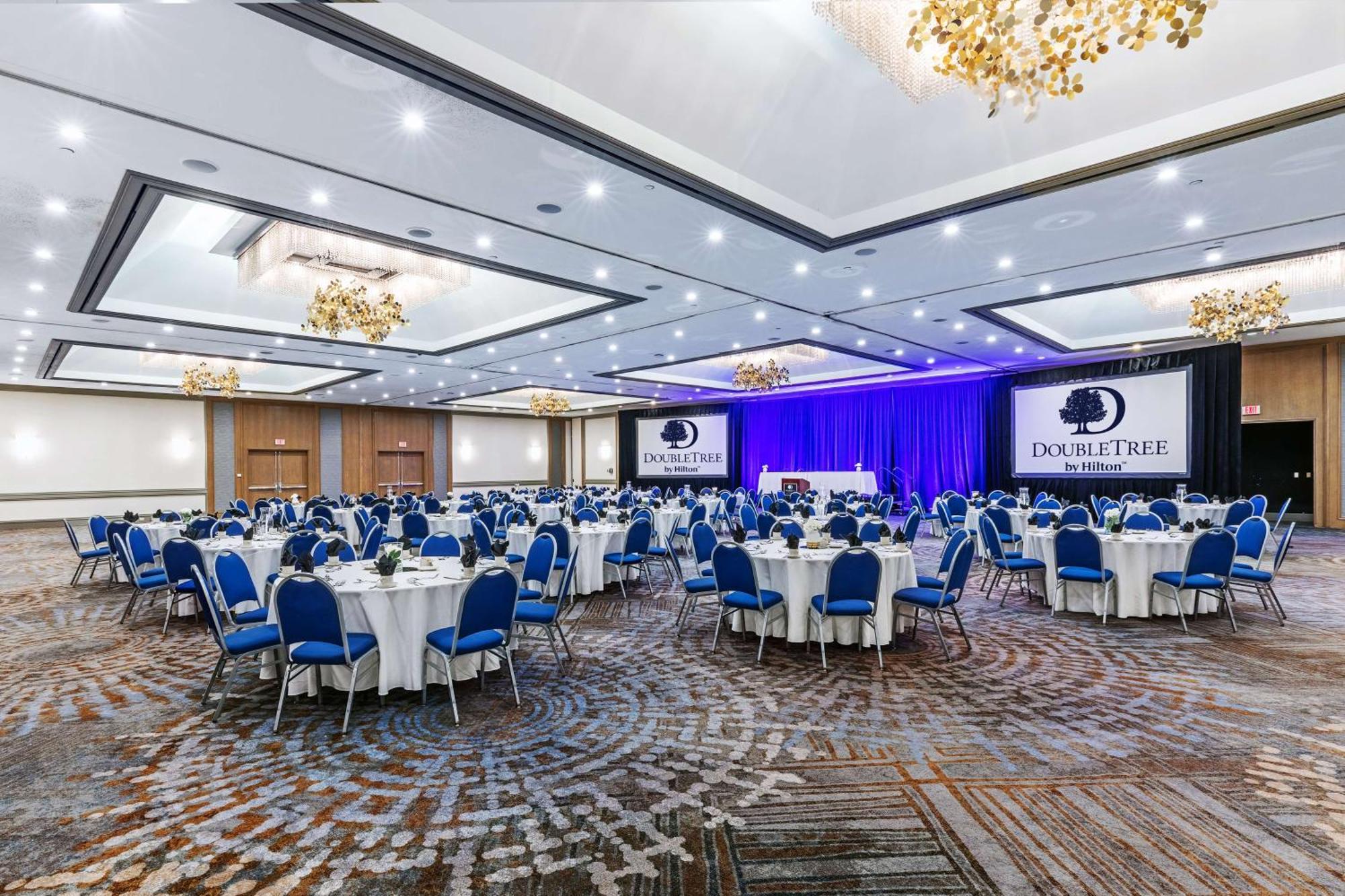 Doubletree By Hilton At Warren Place Hotel Tulsa