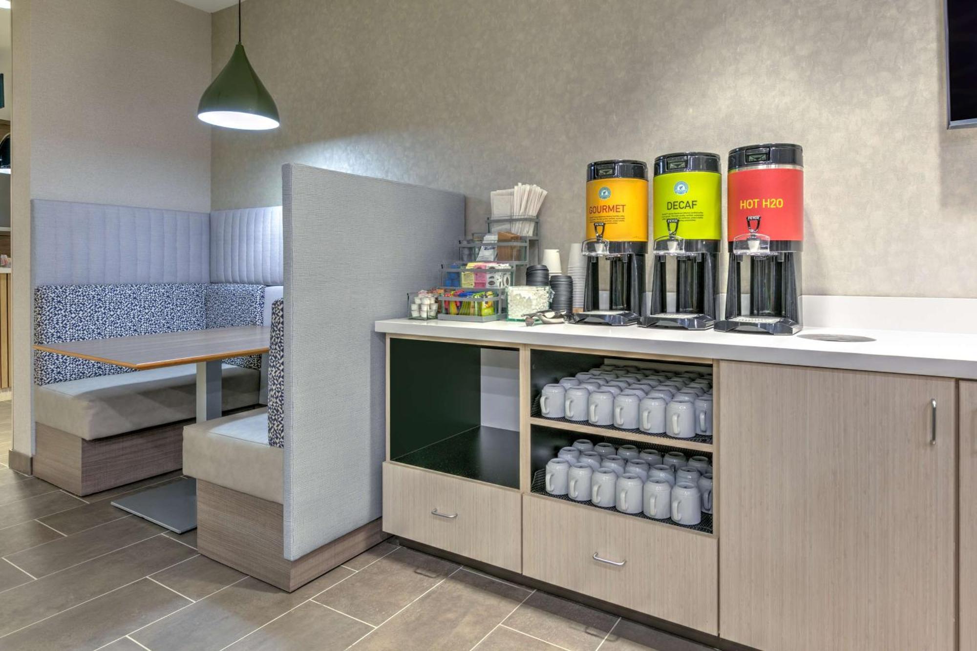 Hotel Home2 By Hilton Airport 3*