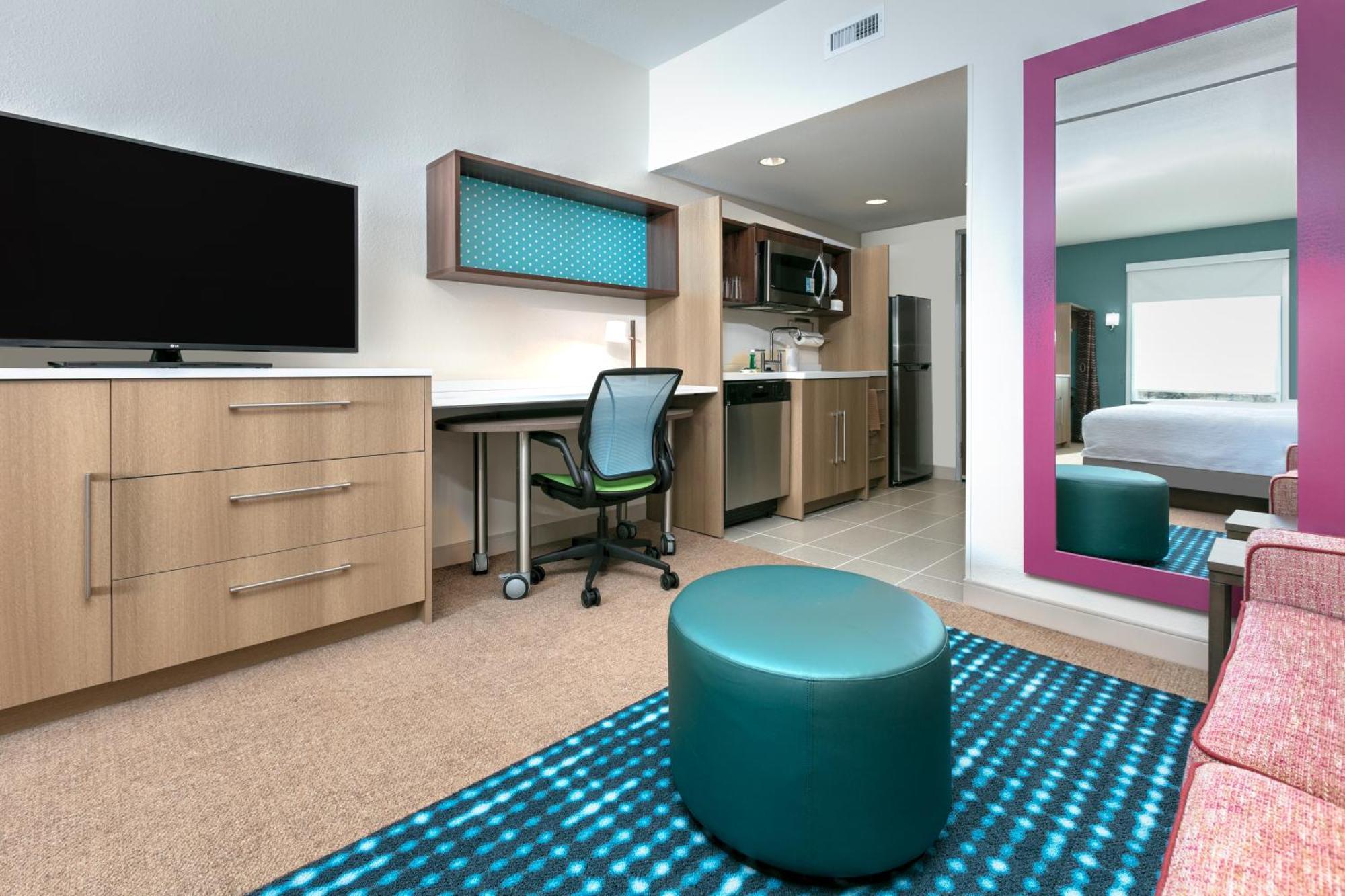 Hotel Home2 By Hilton Airport