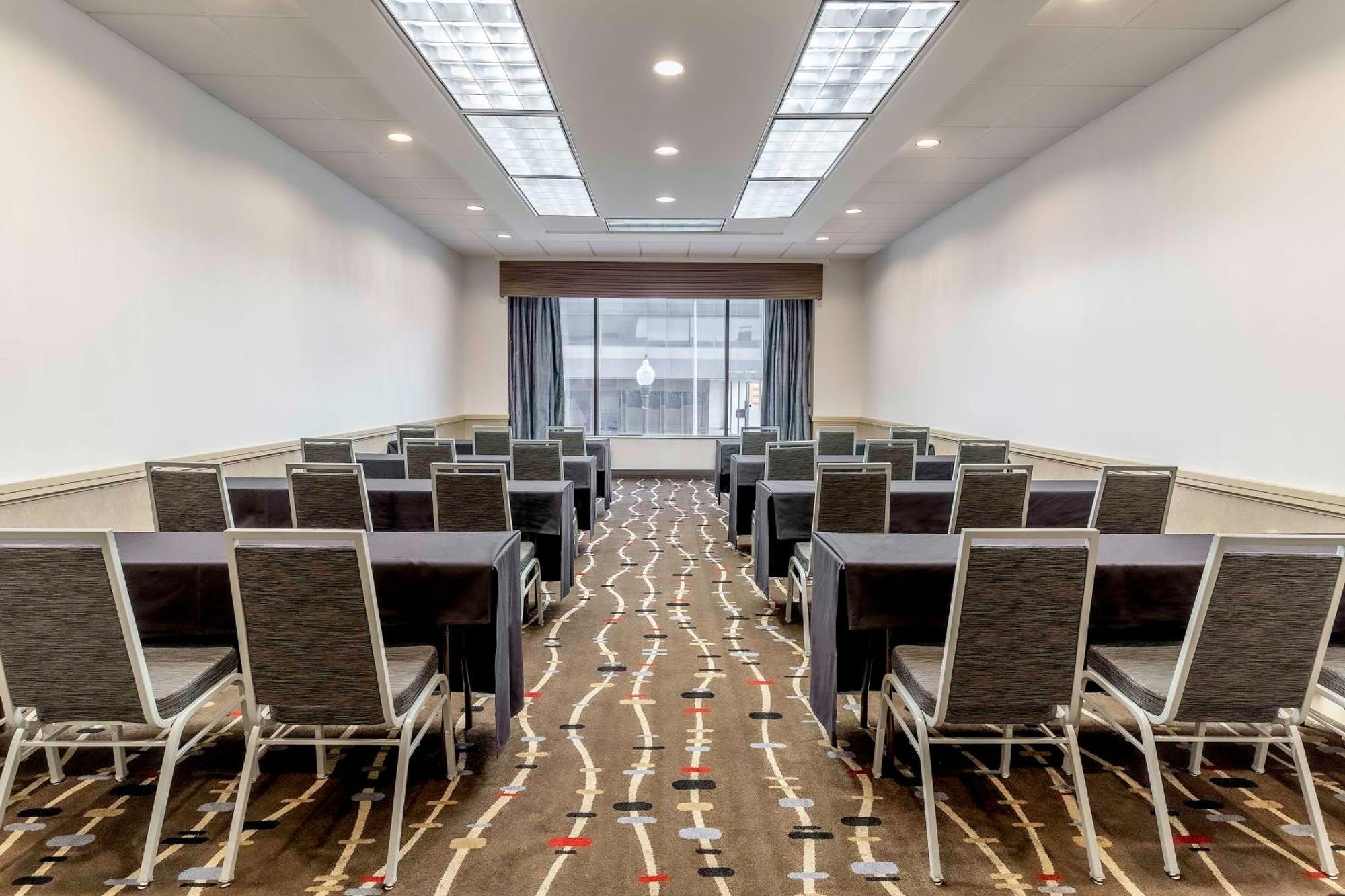 Hyatt Regency Downtown Hotel 3*
