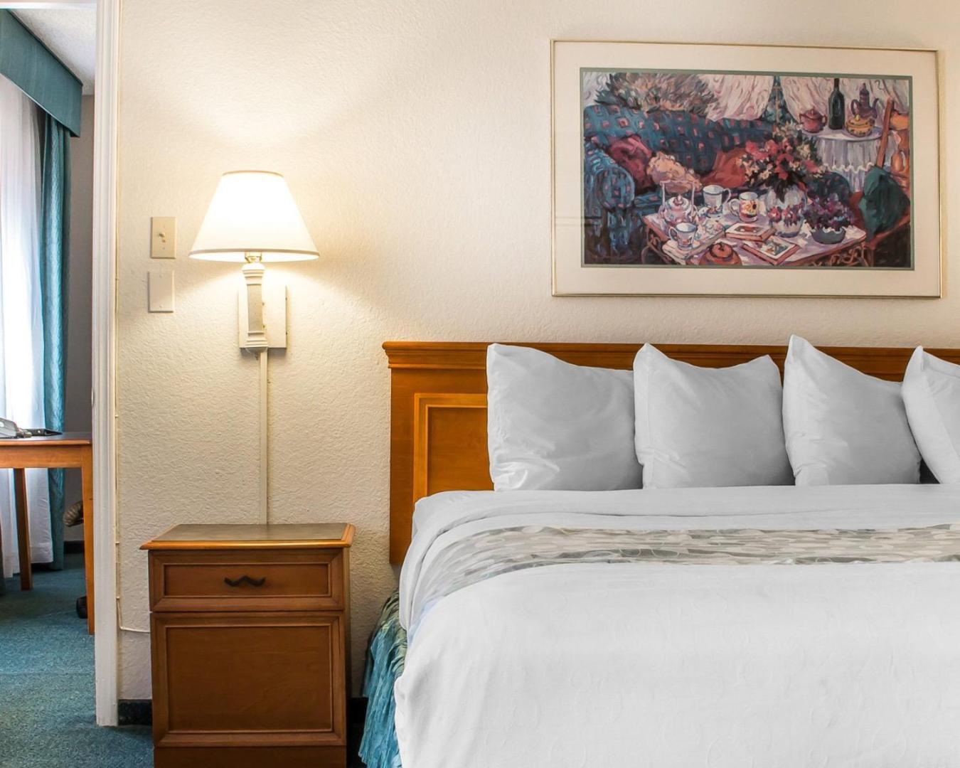 Quality Inn 3*