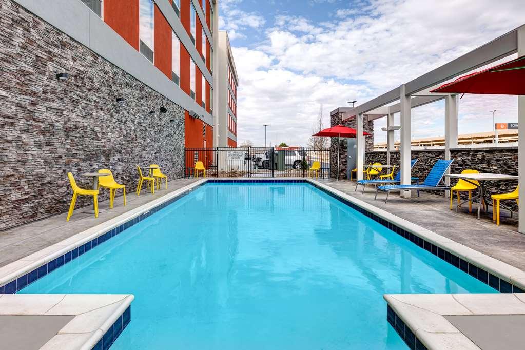 Hotel Home2 By Hilton Airport