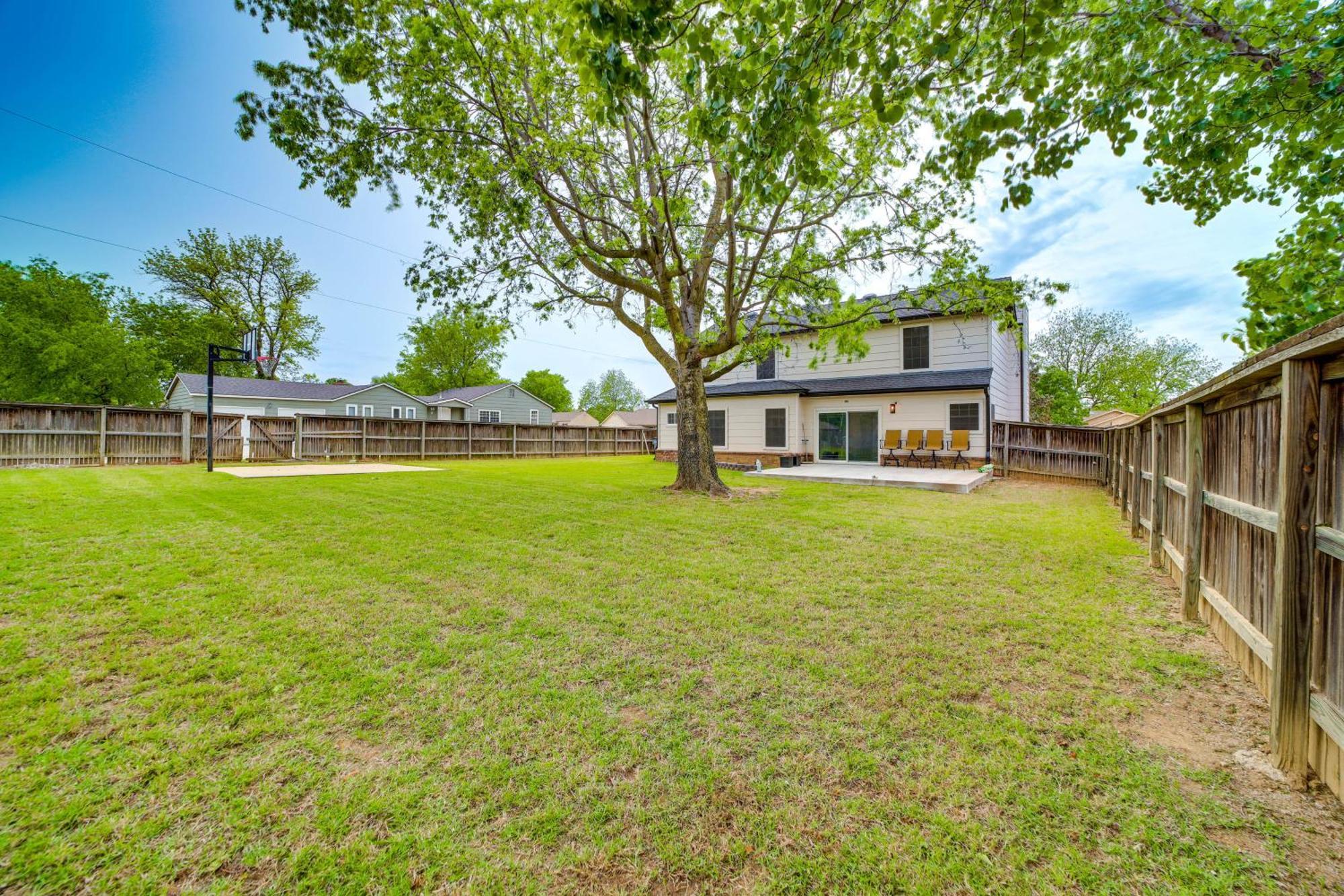 Holiday home Peace And Tranquility Home, 2 Mi To Downtown *