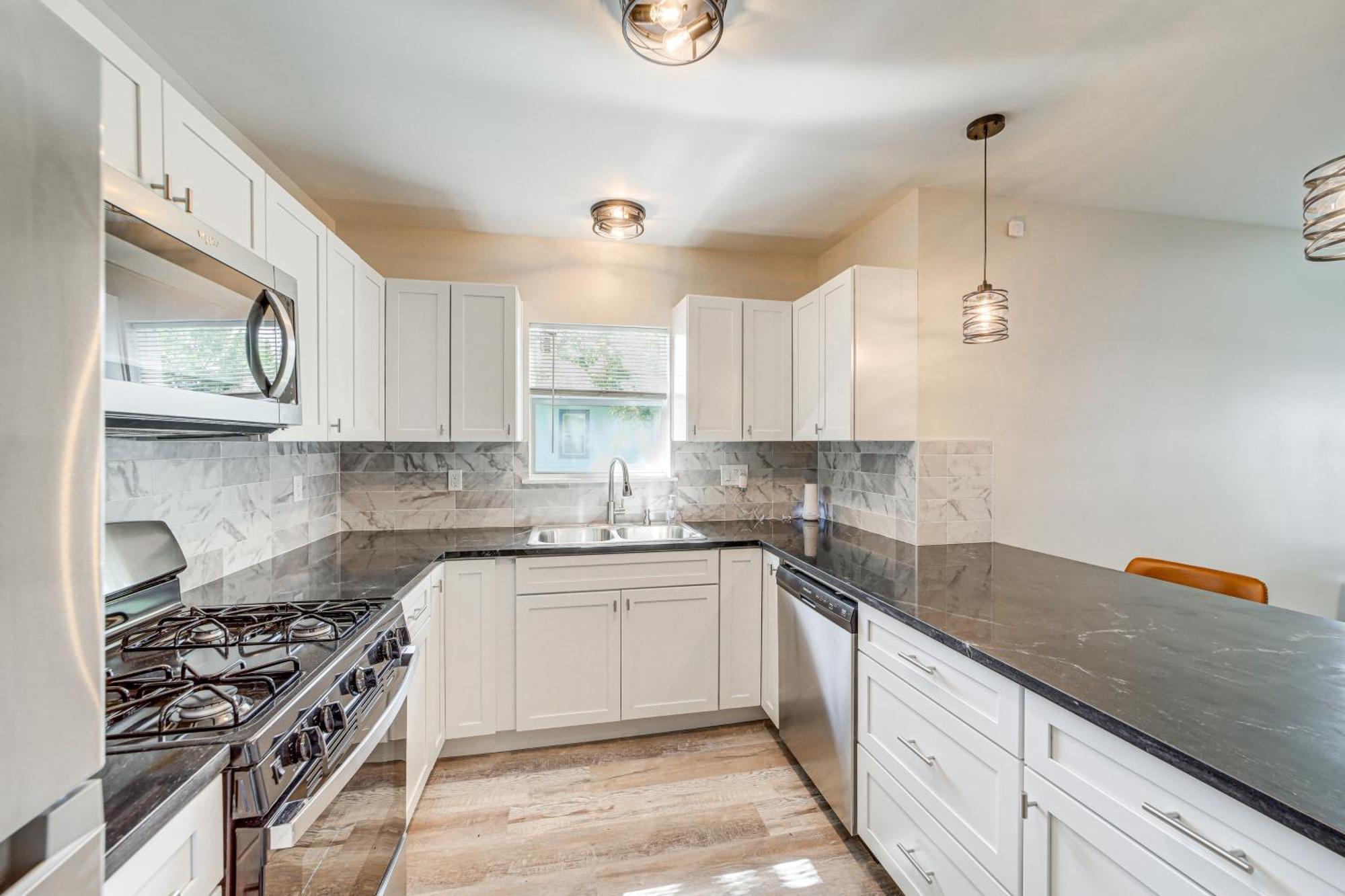 Remodeled House With Yard About 4 Mi To Downtown! Holiday home *