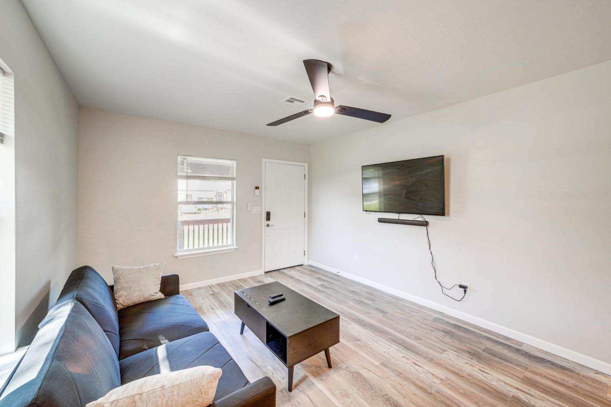 Remodeled House With Yard About 4 Mi To Downtown!