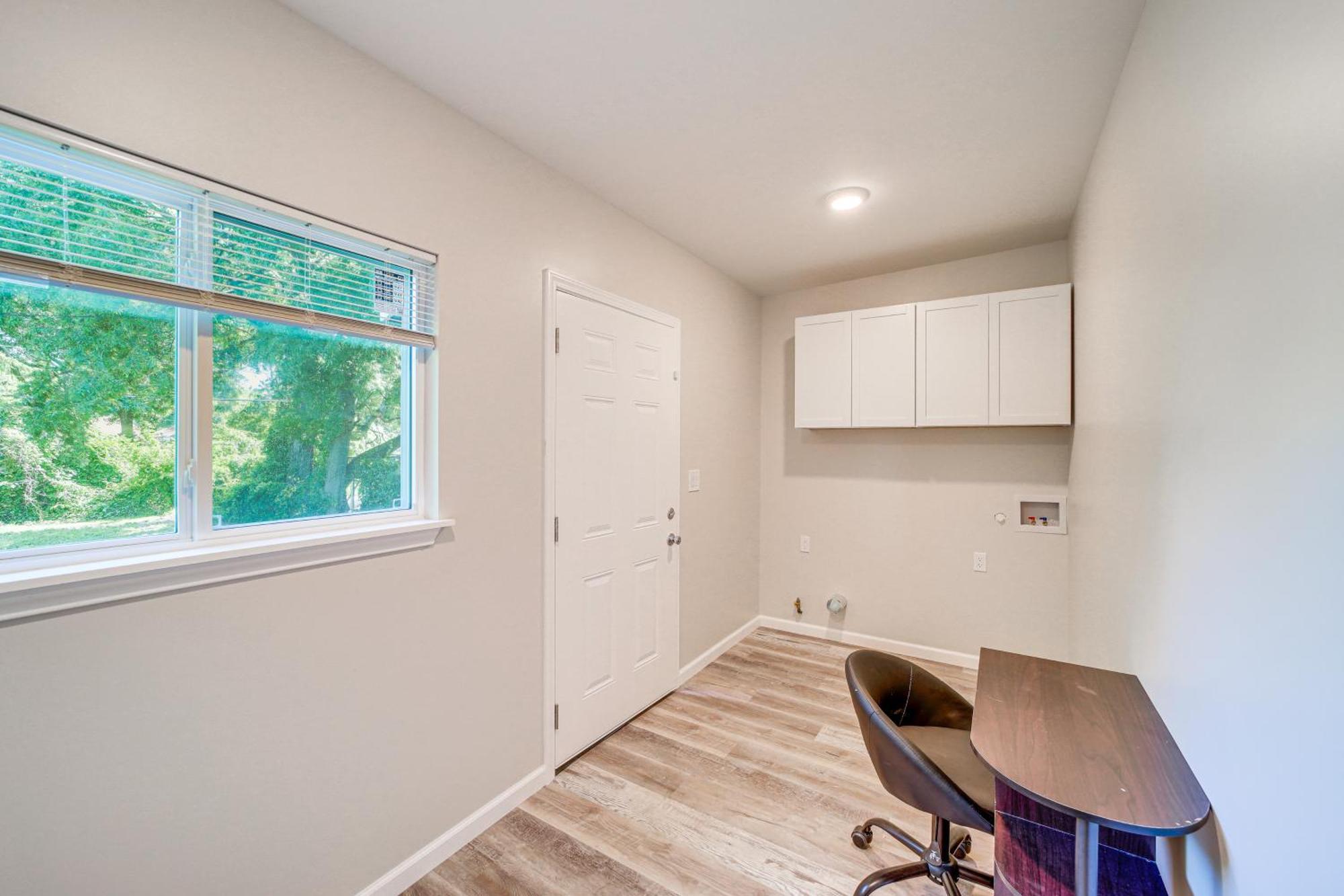Remodeled House With Yard About 4 Mi To Downtown!