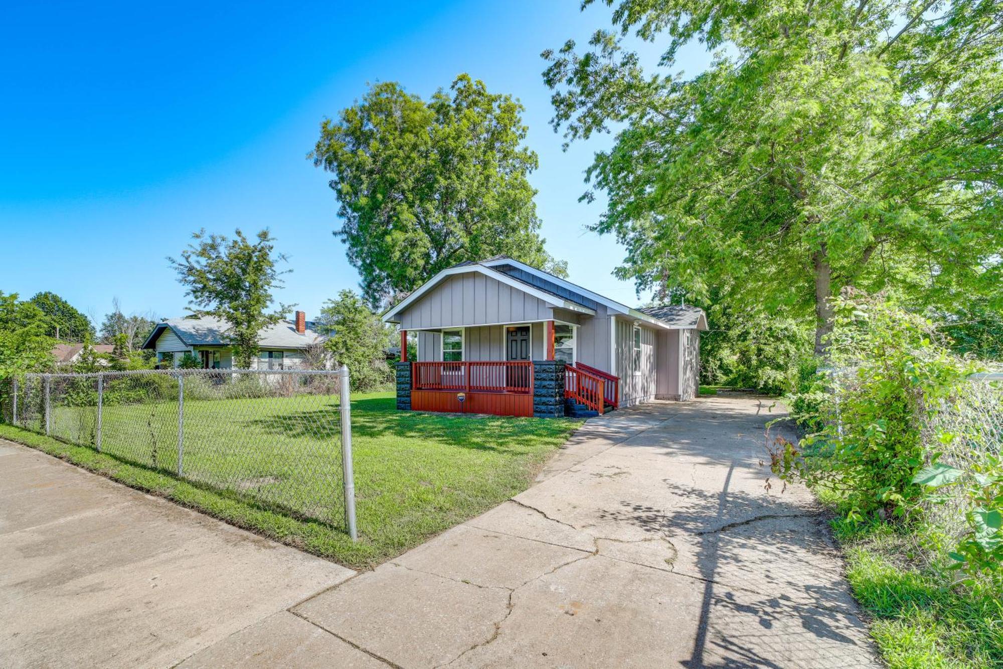 Remodeled House With Yard About 4 Mi To Downtown! *