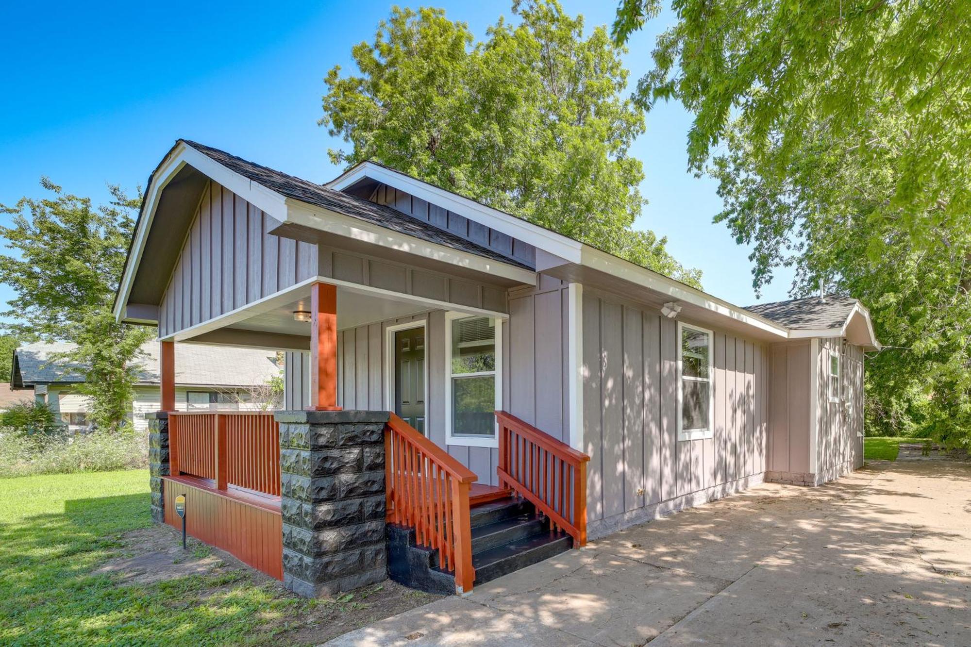 Remodeled House With Yard About 4 Mi To Downtown! Tulsa