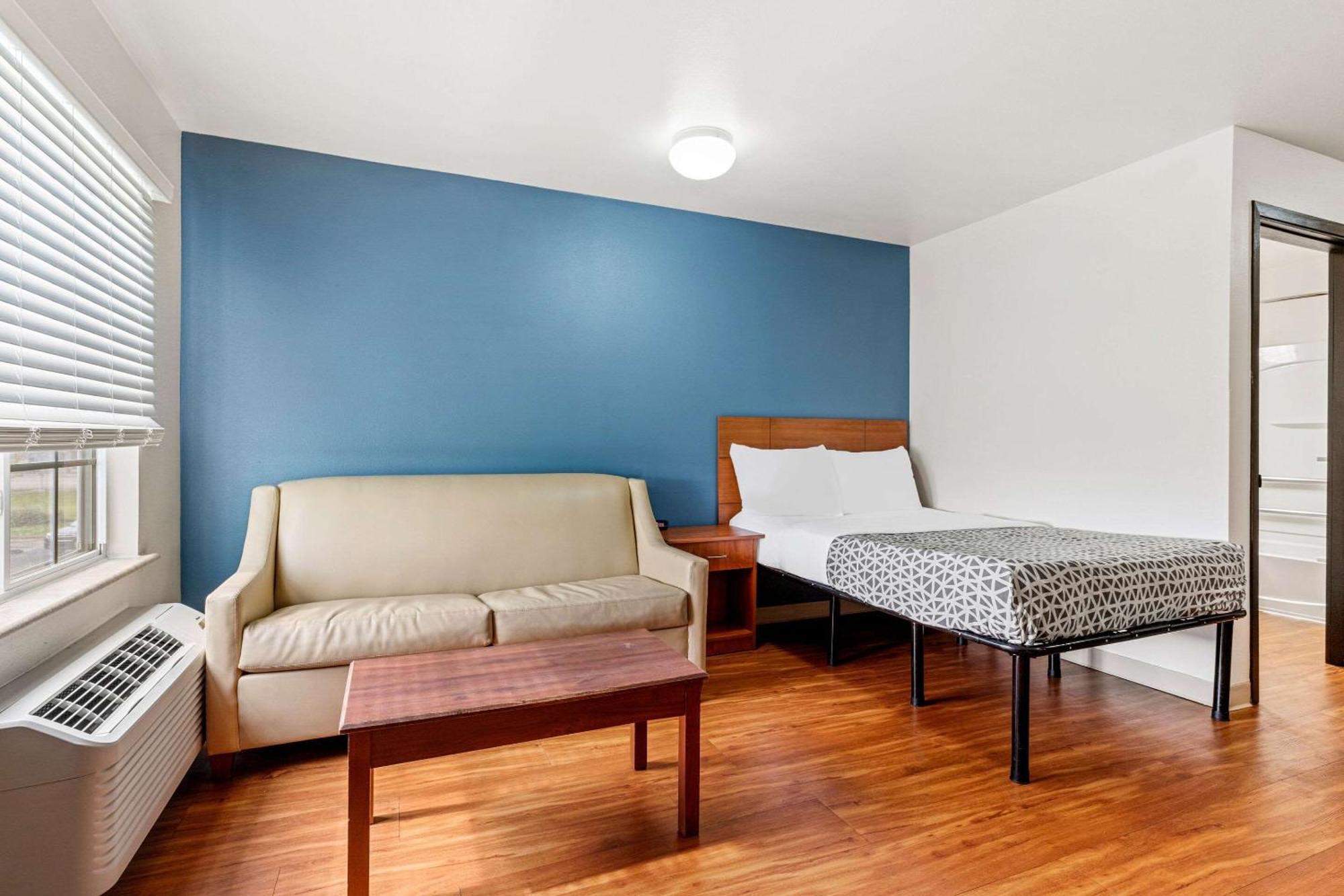 Woodspring Hotel 2*