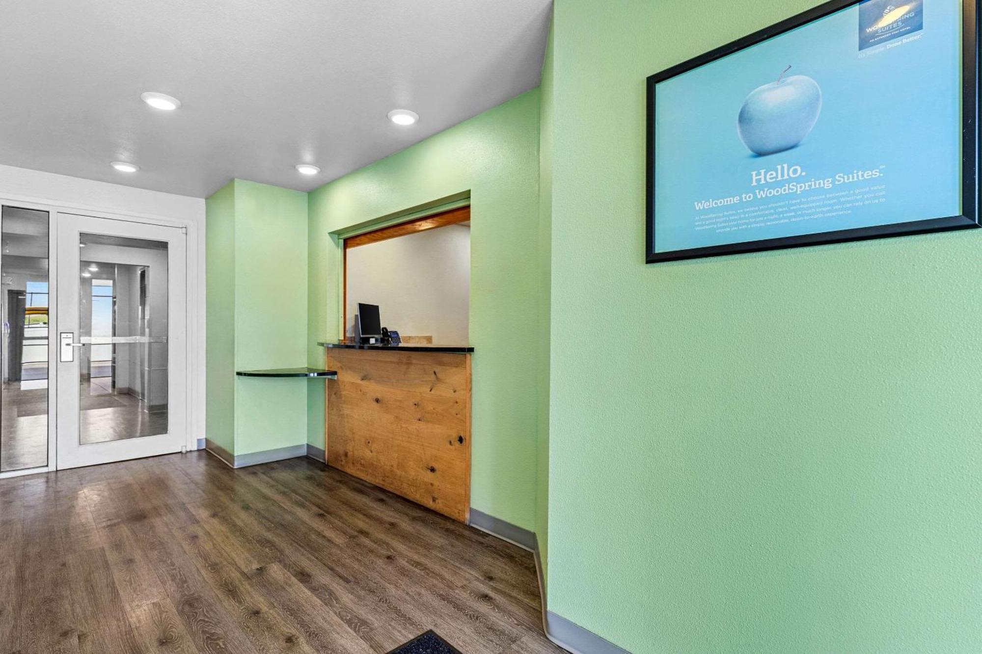 Hotel Woodspring 2*