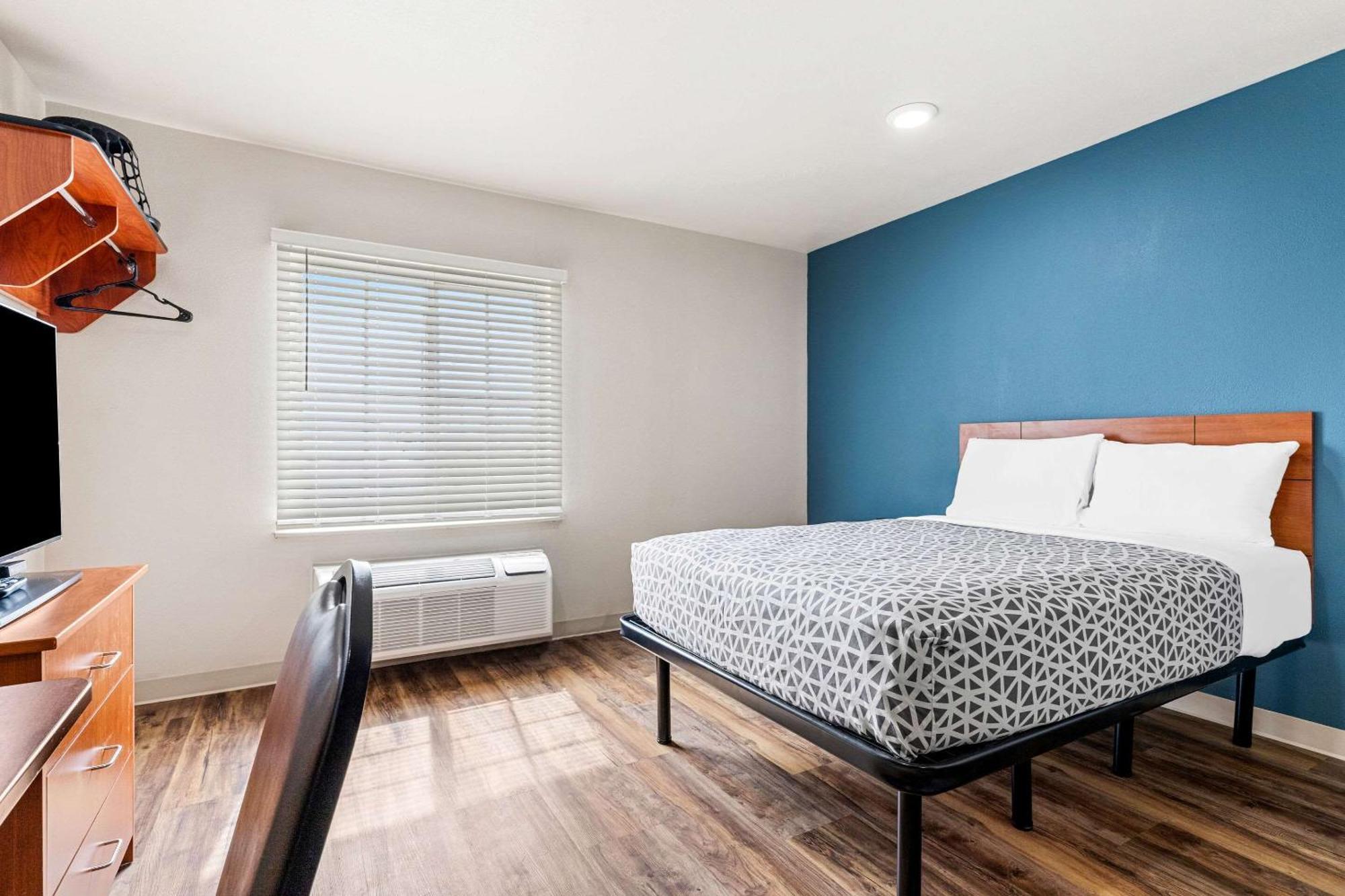 Woodspring Hotel 2*