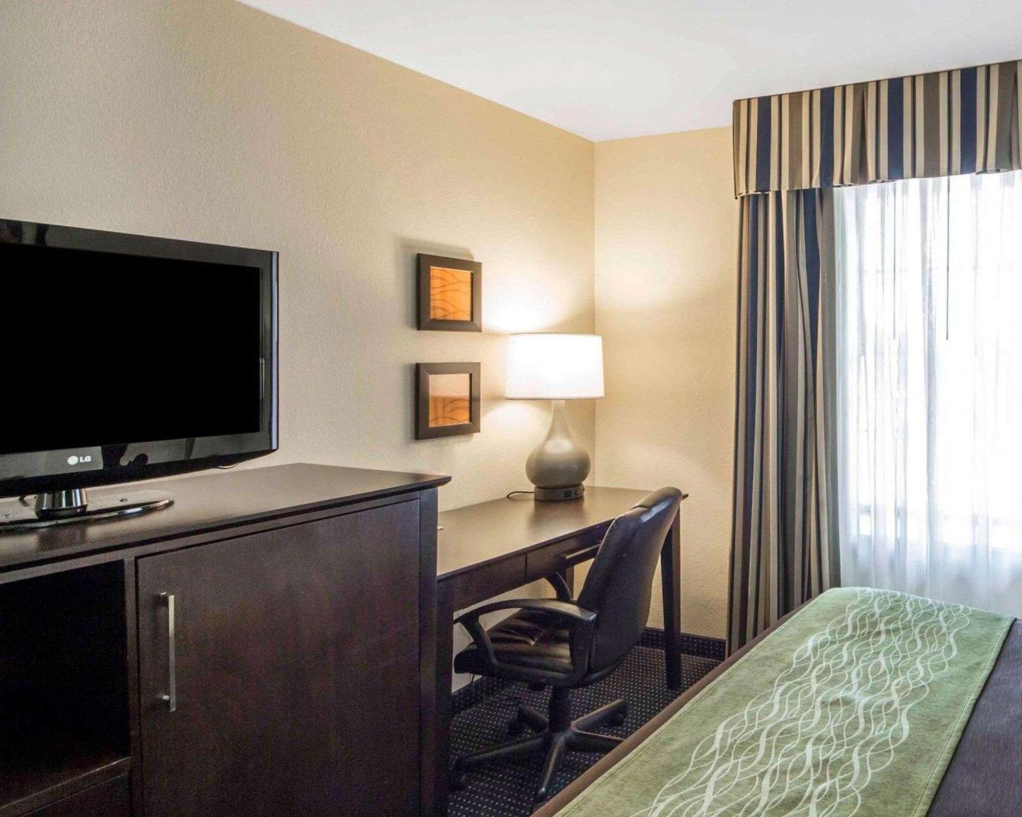 Quality Tulsa-downtown West Inn