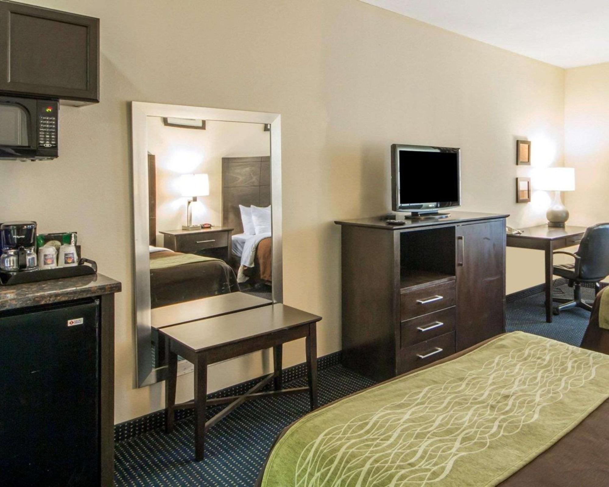 Quality Tulsa-downtown West 3*
