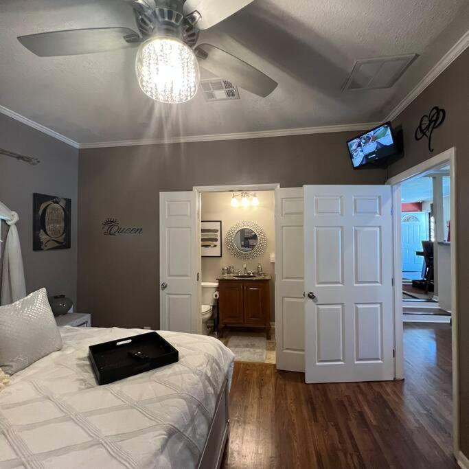The Ultimate Game Night - Reconnect Play Holiday home Tulsa