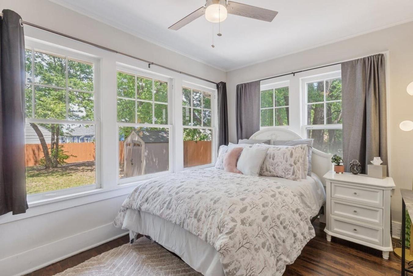 Midtown Masterpiece Whot Tub, Pets By Hvnlyhomes Holiday home *