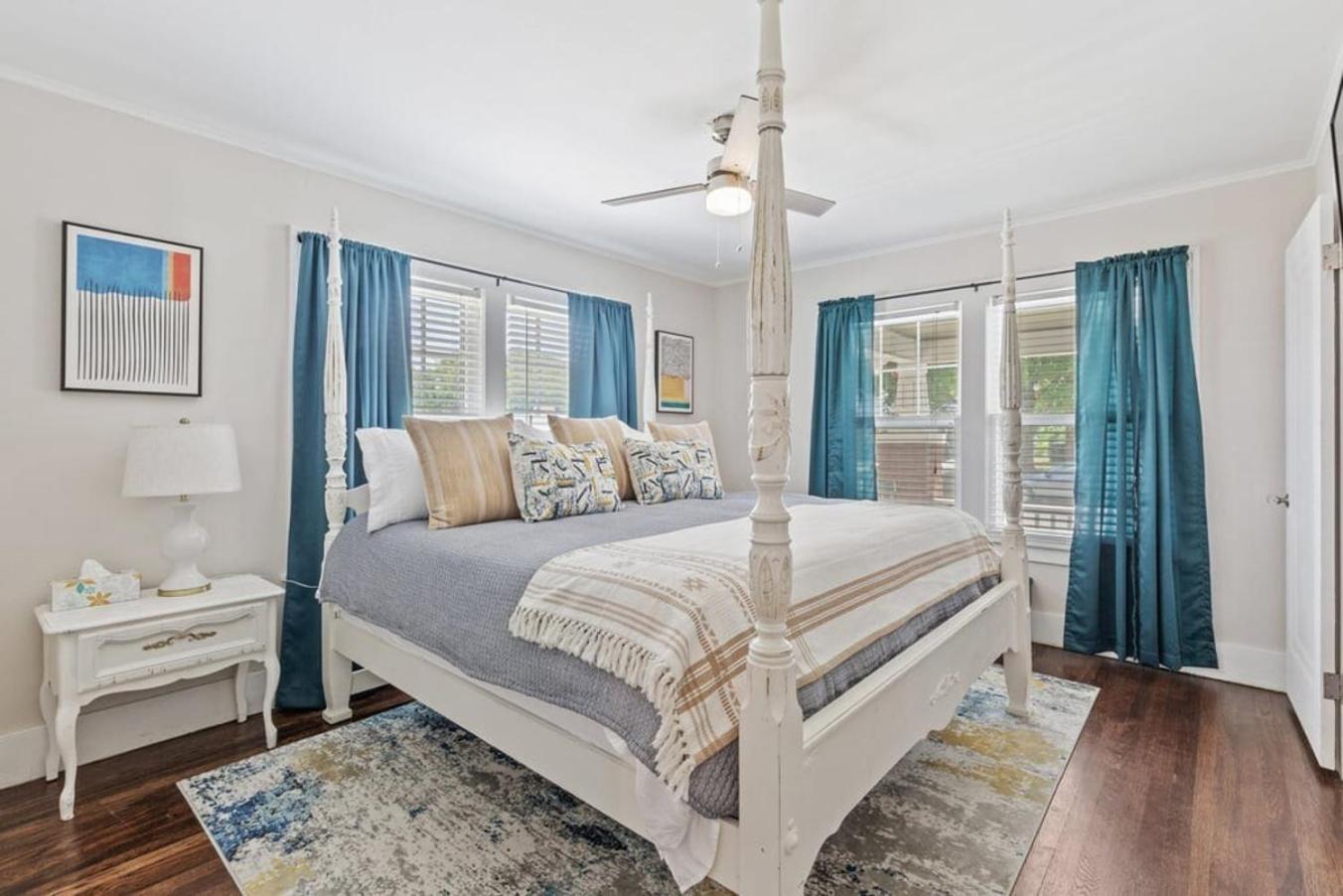 Holiday home Midtown Masterpiece Whot Tub, Pets By Hvnlyhomes *