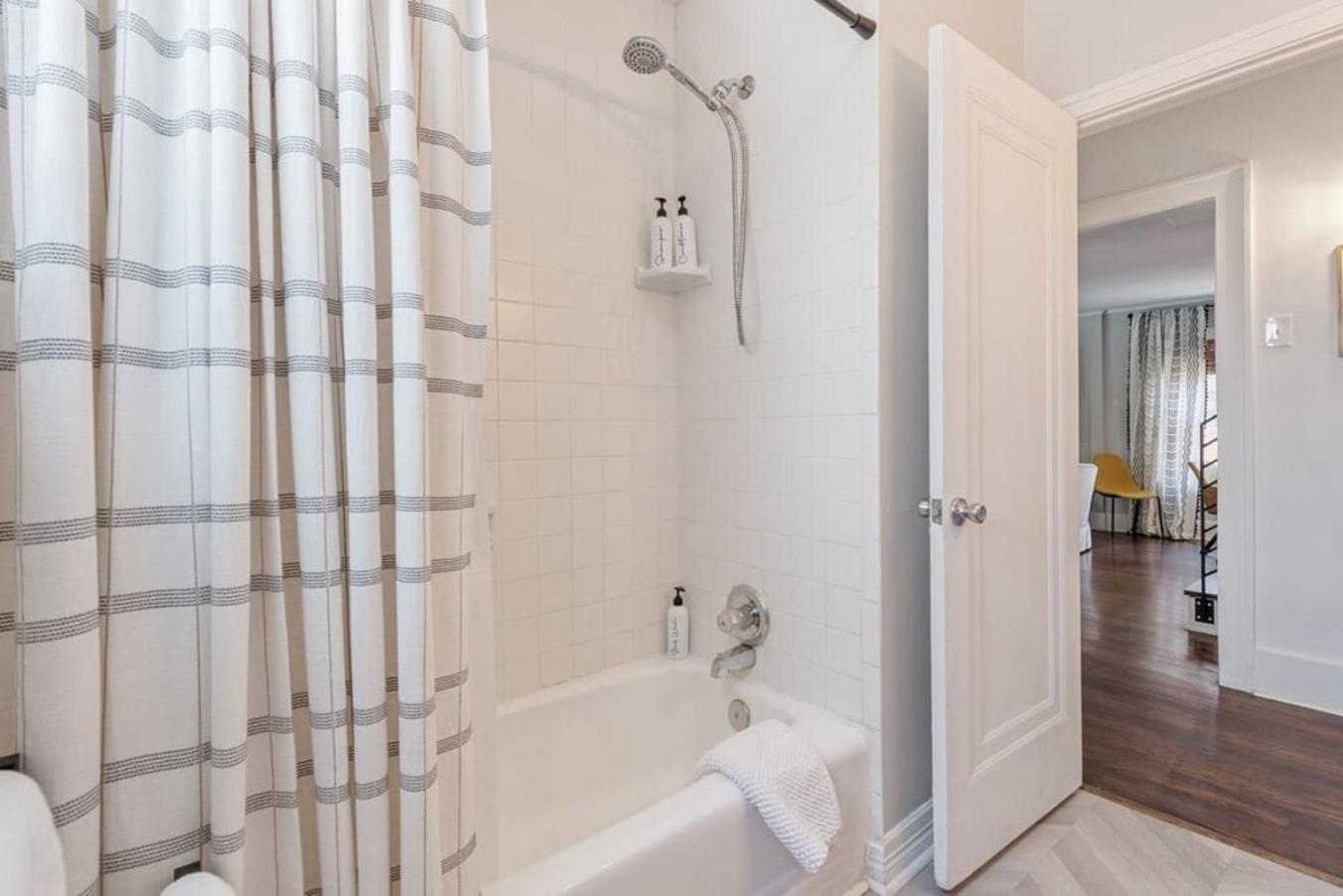 Midtown Masterpiece Whot Tub, Pets By Hvnlyhomes *