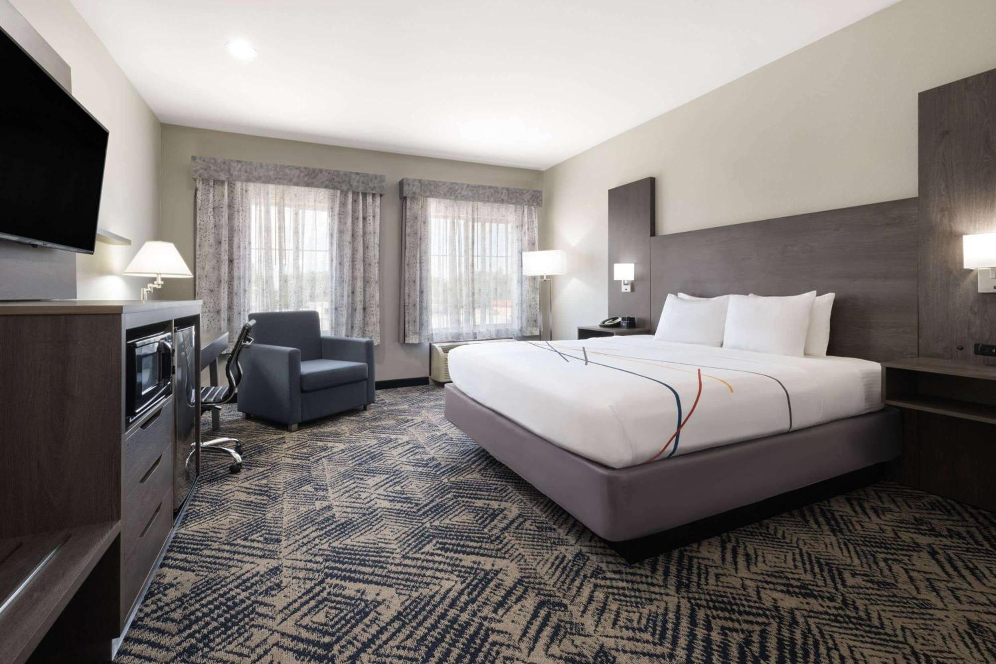 Hotel La Quinta By Wyndham Airport / Expo Square 3*