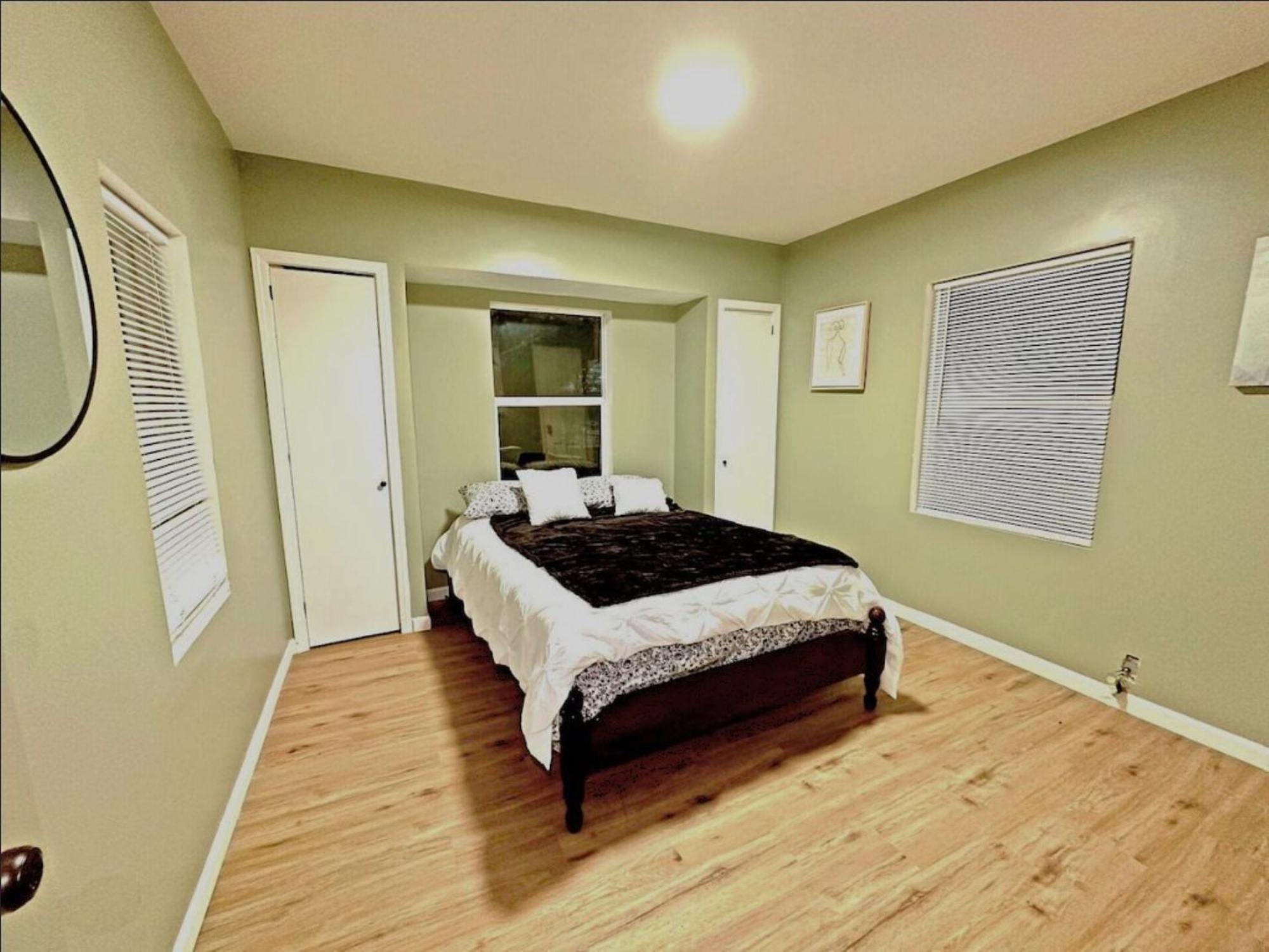 Cozy 2-bedroom, 1-bathroom Haven In Tulsa! Tulsa