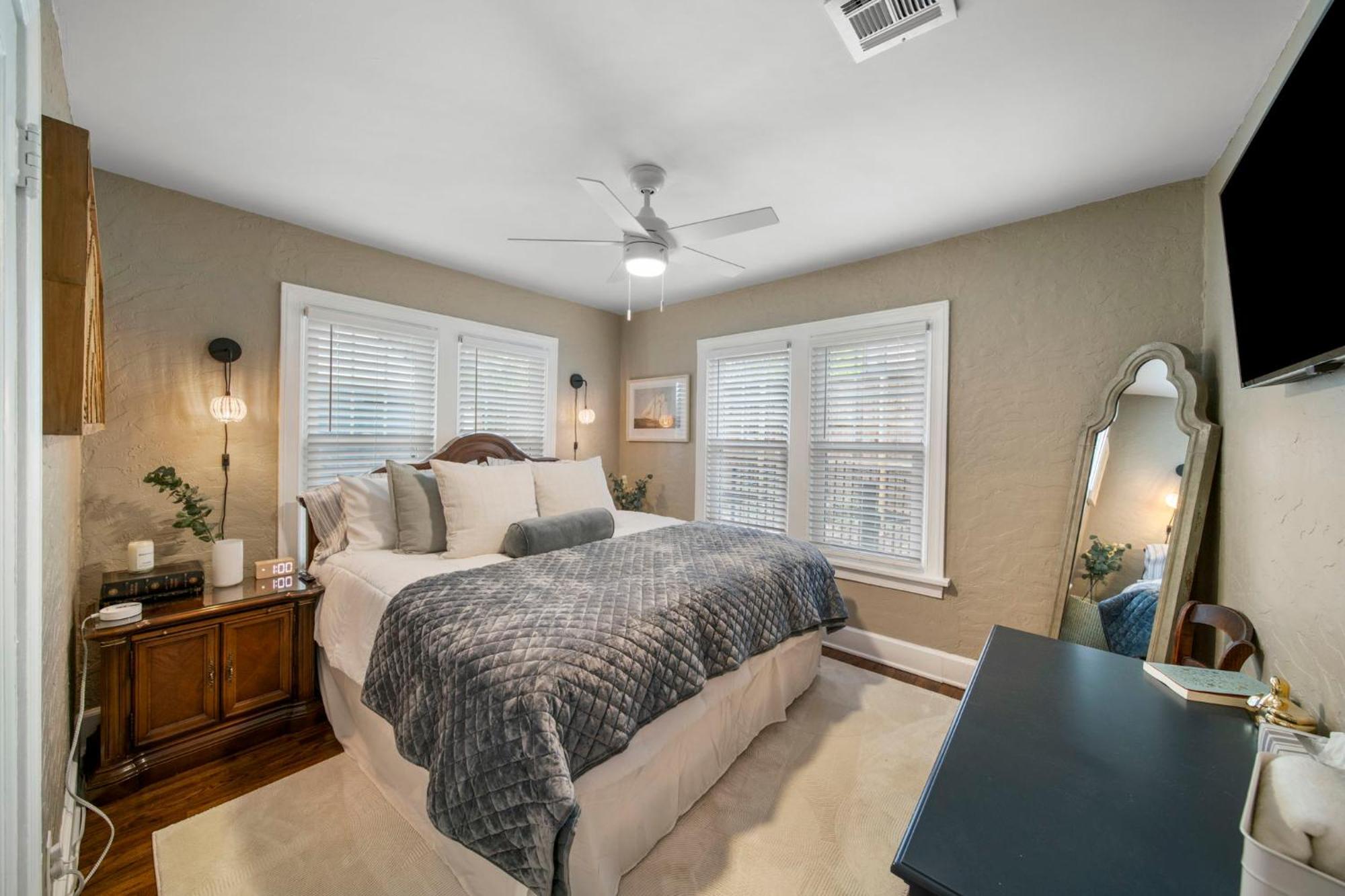 Ivy W Hot Tub By Hvnlyhomes Holiday home Tulsa