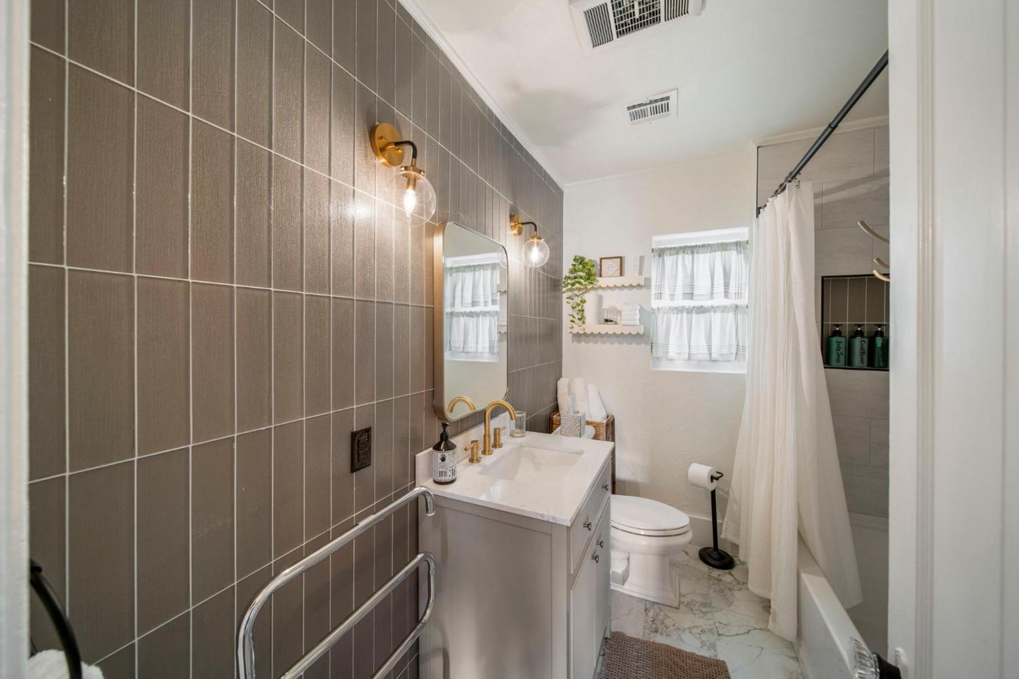 Holiday home Ivy W Hot Tub By Hvnlyhomes *